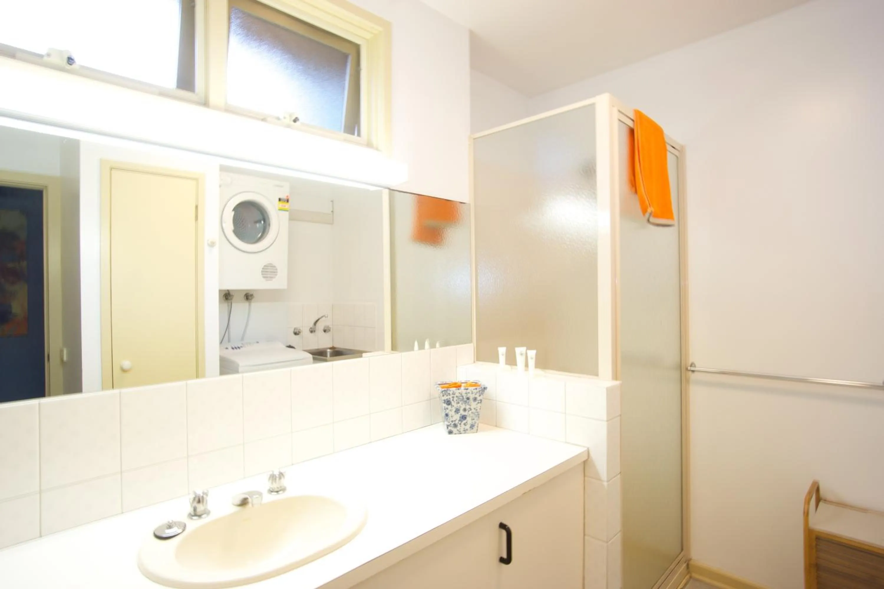 Shower in Pierview Apartments