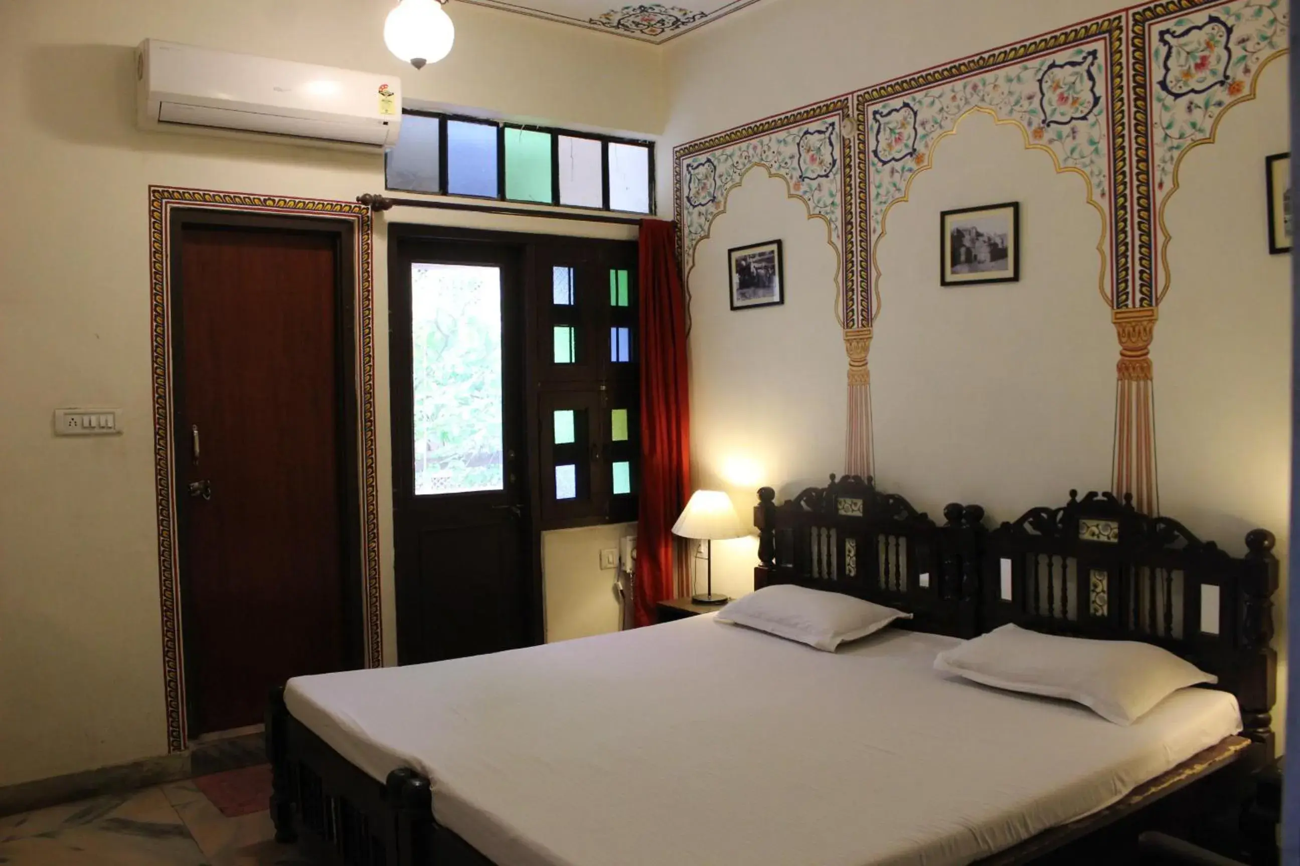 Deluxe Double Room in Vinayak Guest House Deluxe Double Room in Vinayak Guest House