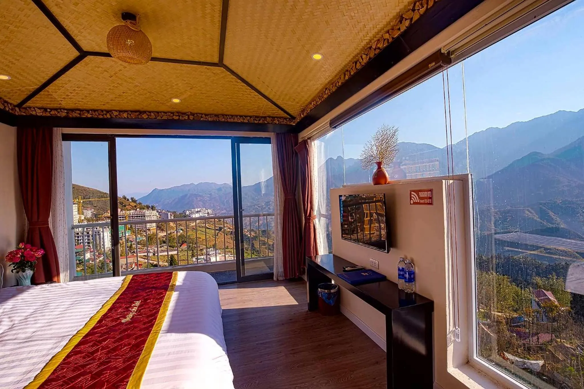 Photo of the whole room, Bed in Phuong Nam Hotel
