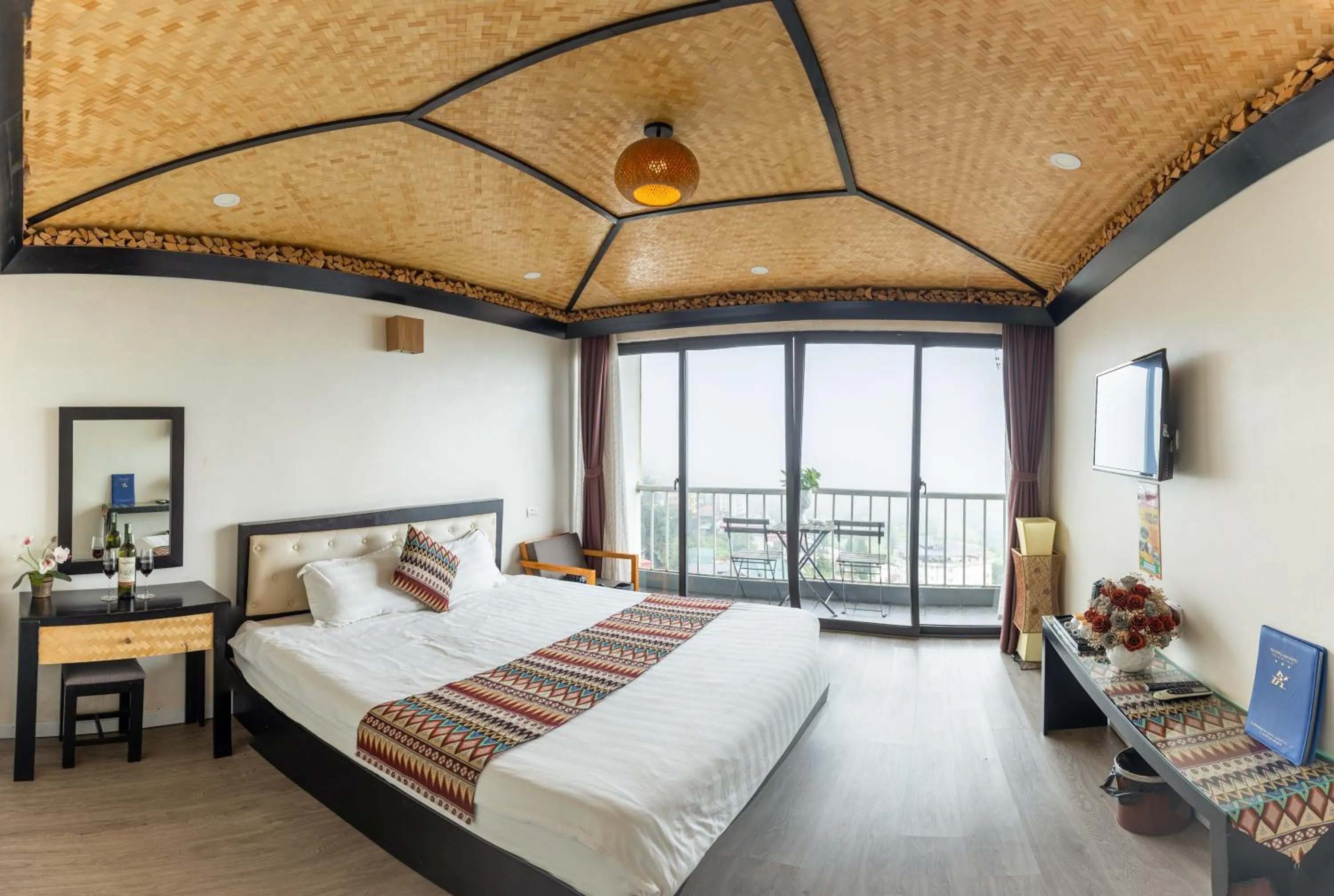 Bed in Phuong Nam Hotel