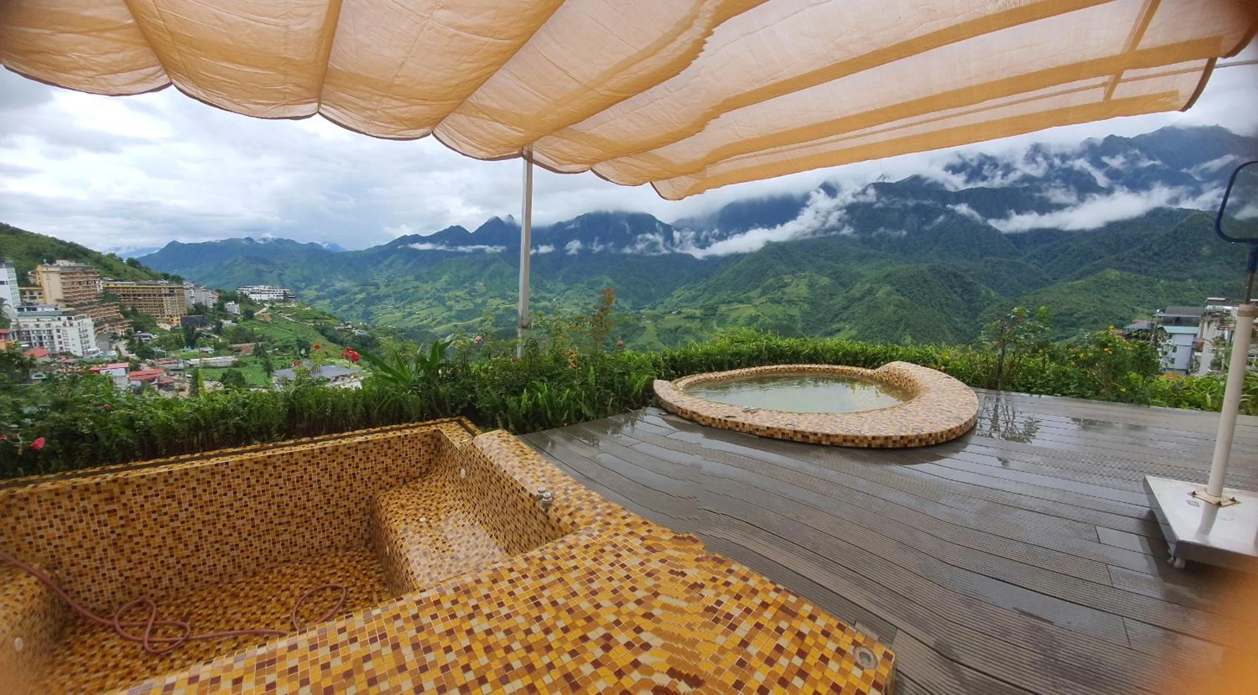 Property building in Phuong Nam Hotel