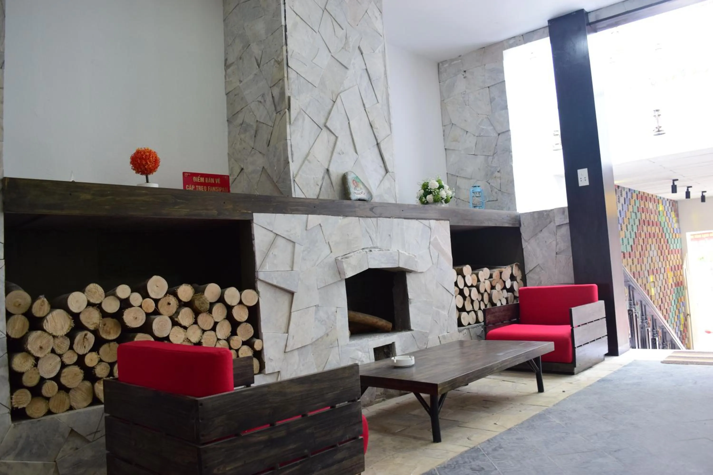 Decorative detail in Phuong Nam Hotel