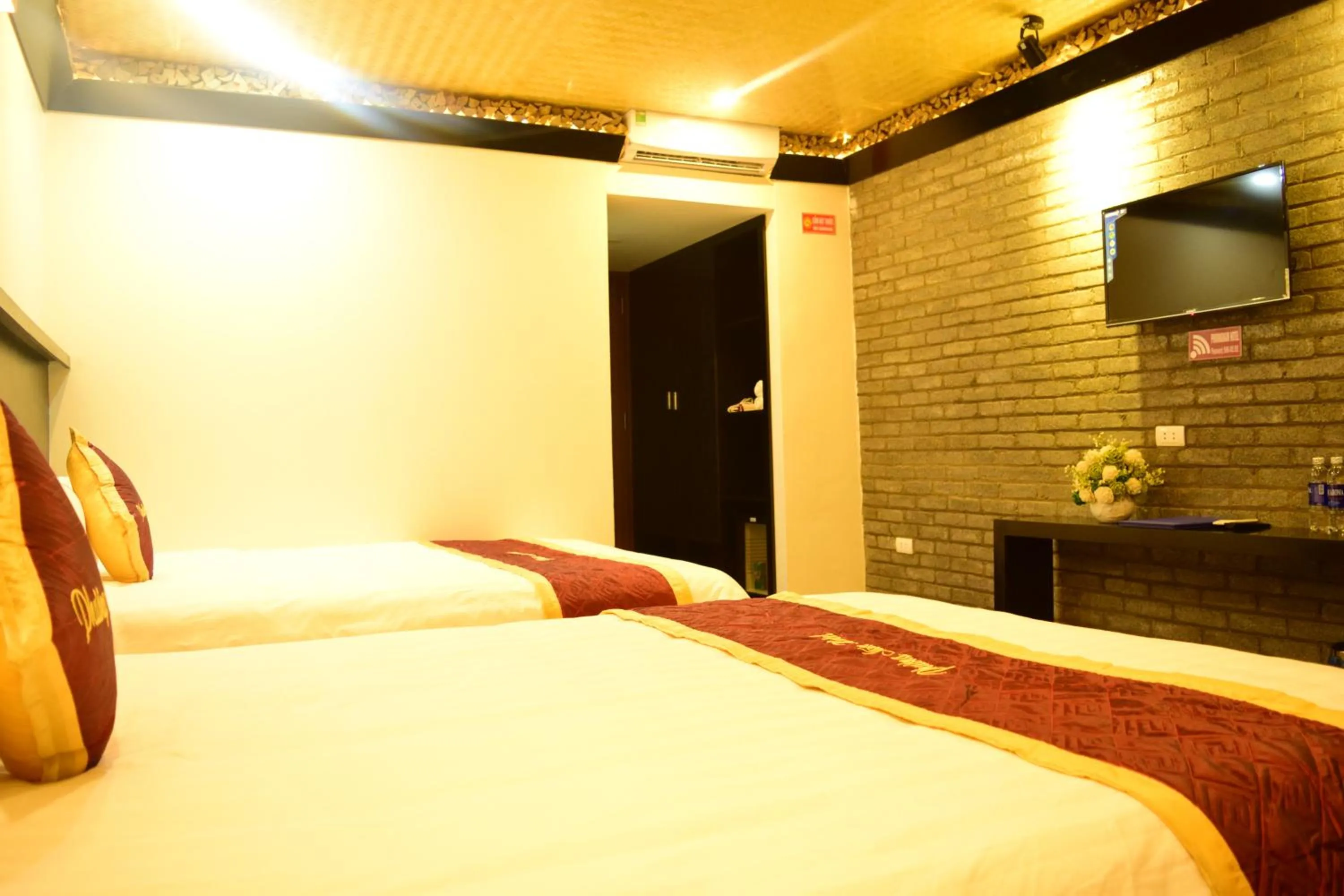 Photo of the whole room, Bed in Phuong Nam Hotel