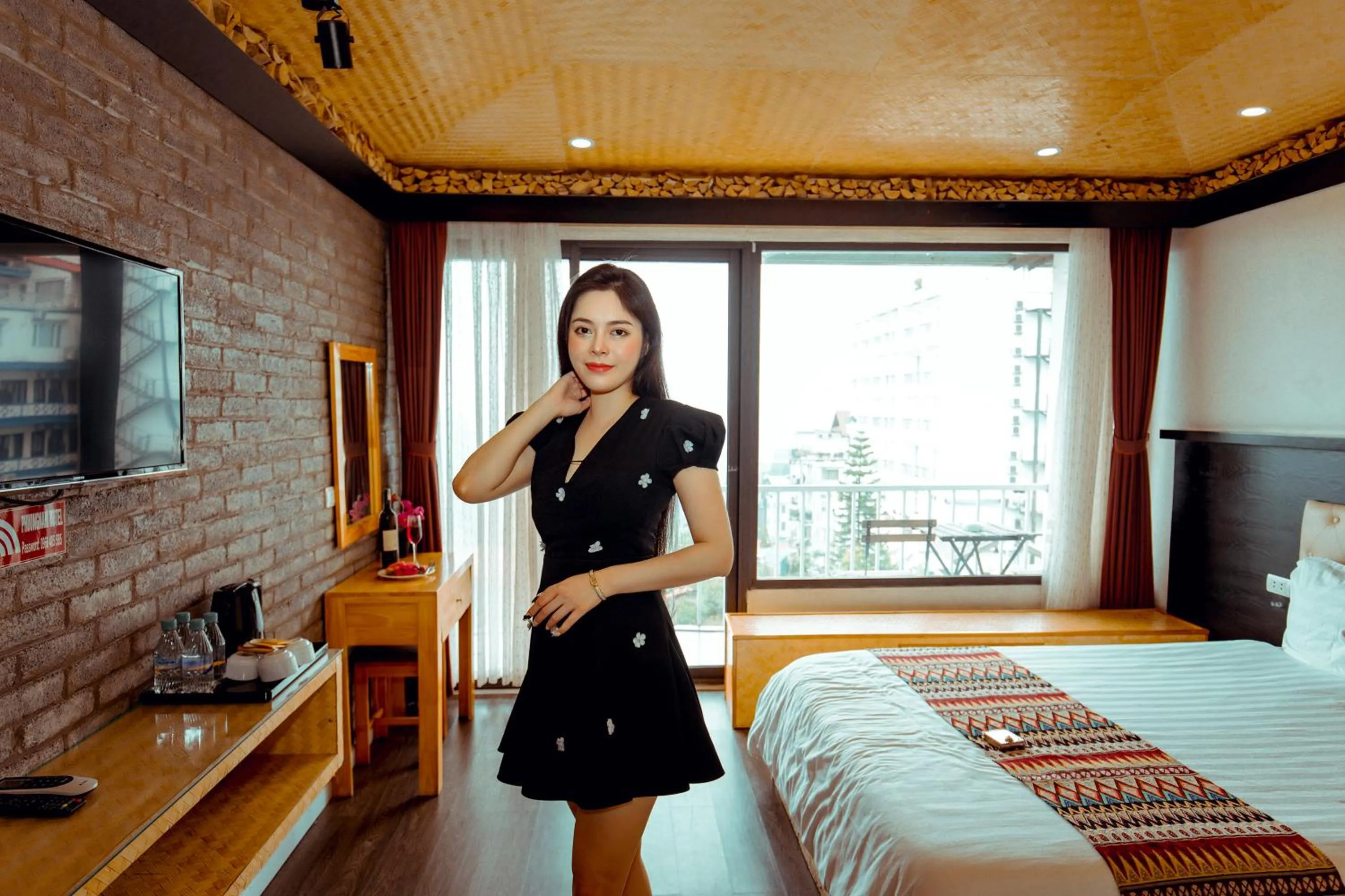 View (from property/room), Bed in Phuong Nam Hotel