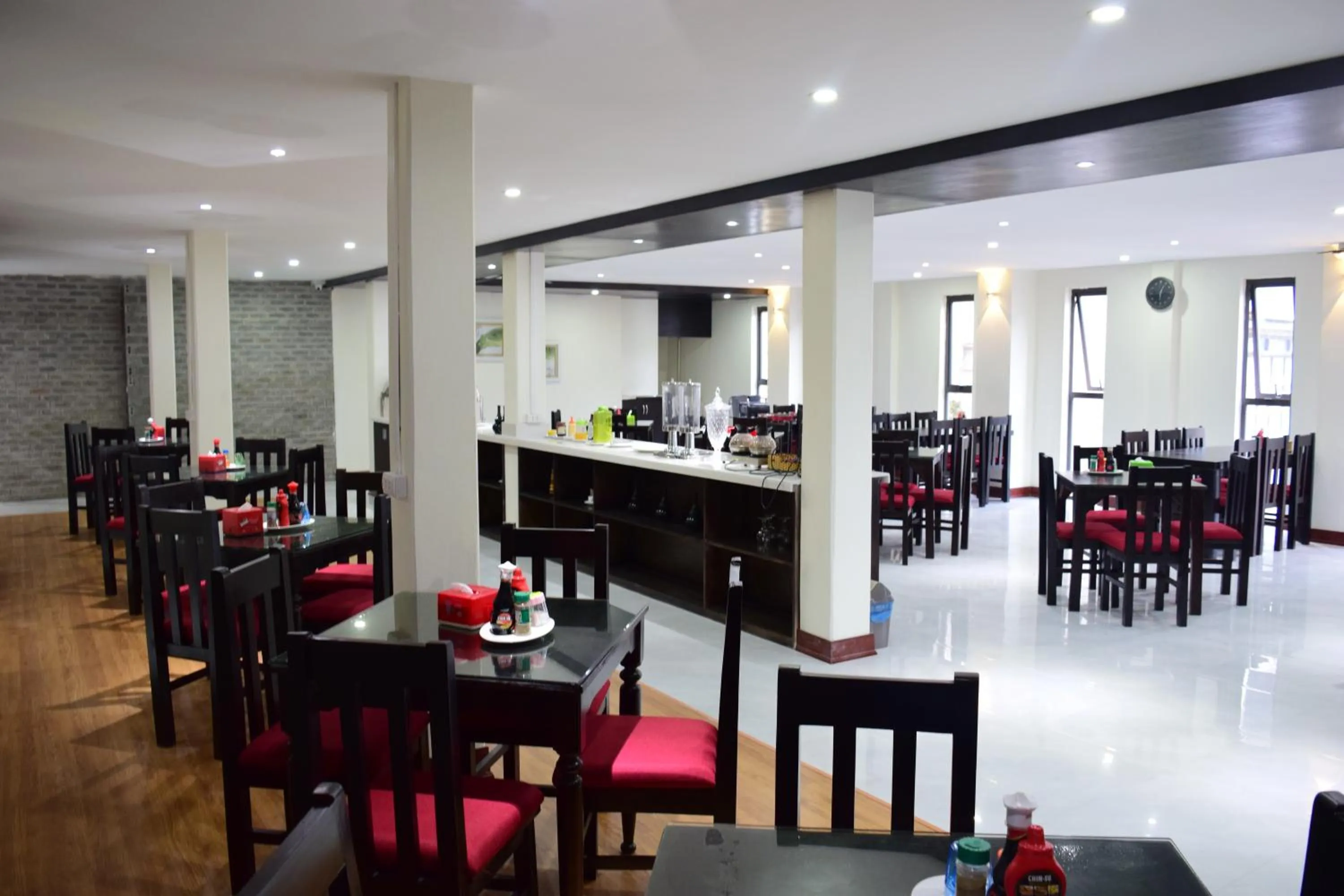 Restaurant/places to eat in Phuong Nam Hotel