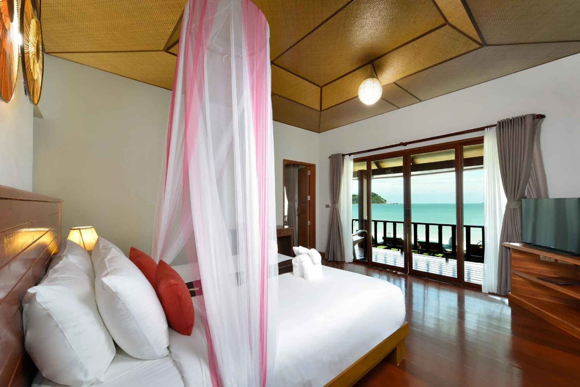 Bedroom, Bed in PingChan Koh Phangan Beachfront Resort