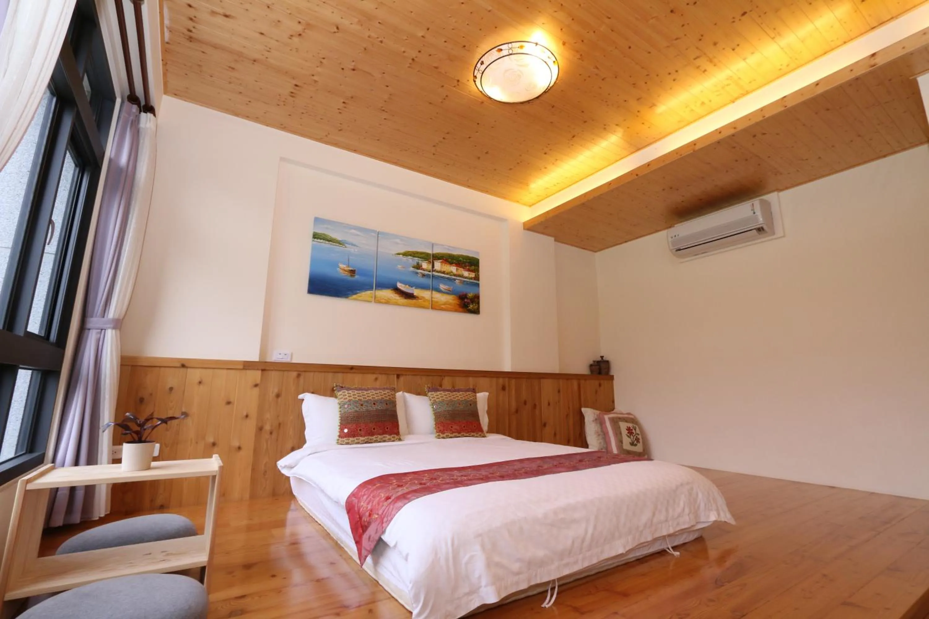 Photo of the whole room, Bed in Jiaoxi Song Tian B&B