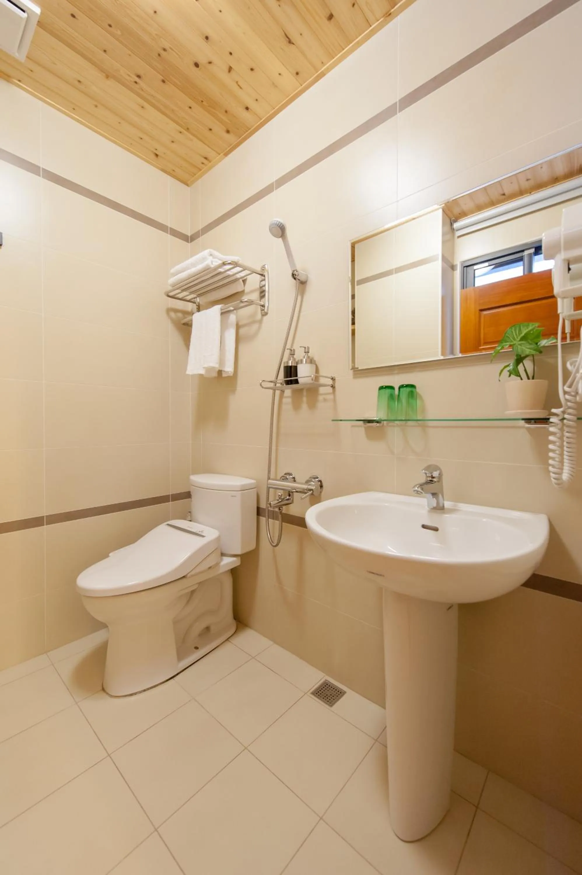 Bathroom in Jiaoxi Song Tian B&B