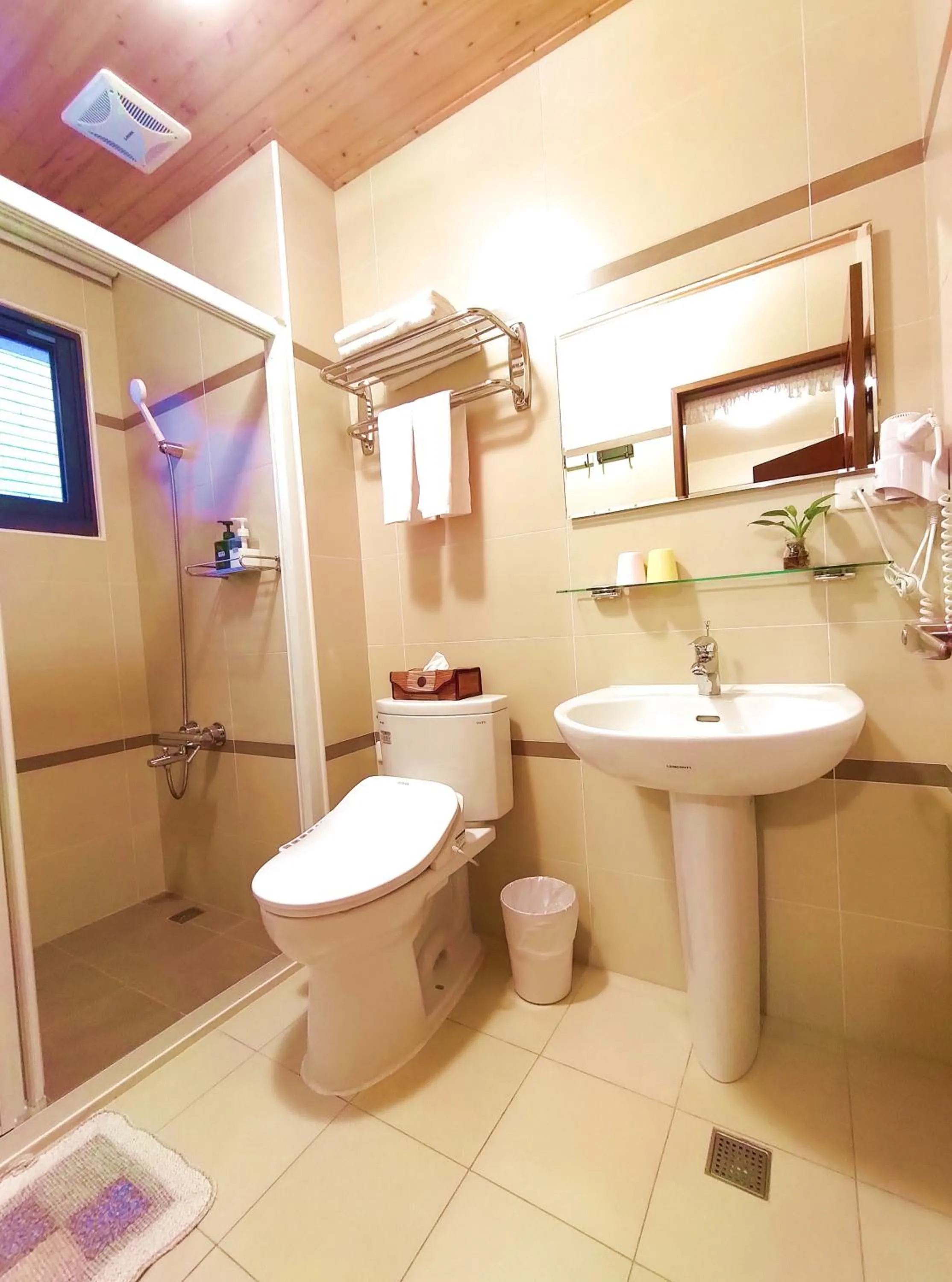 Toilet in Jiaoxi Song Tian B&B