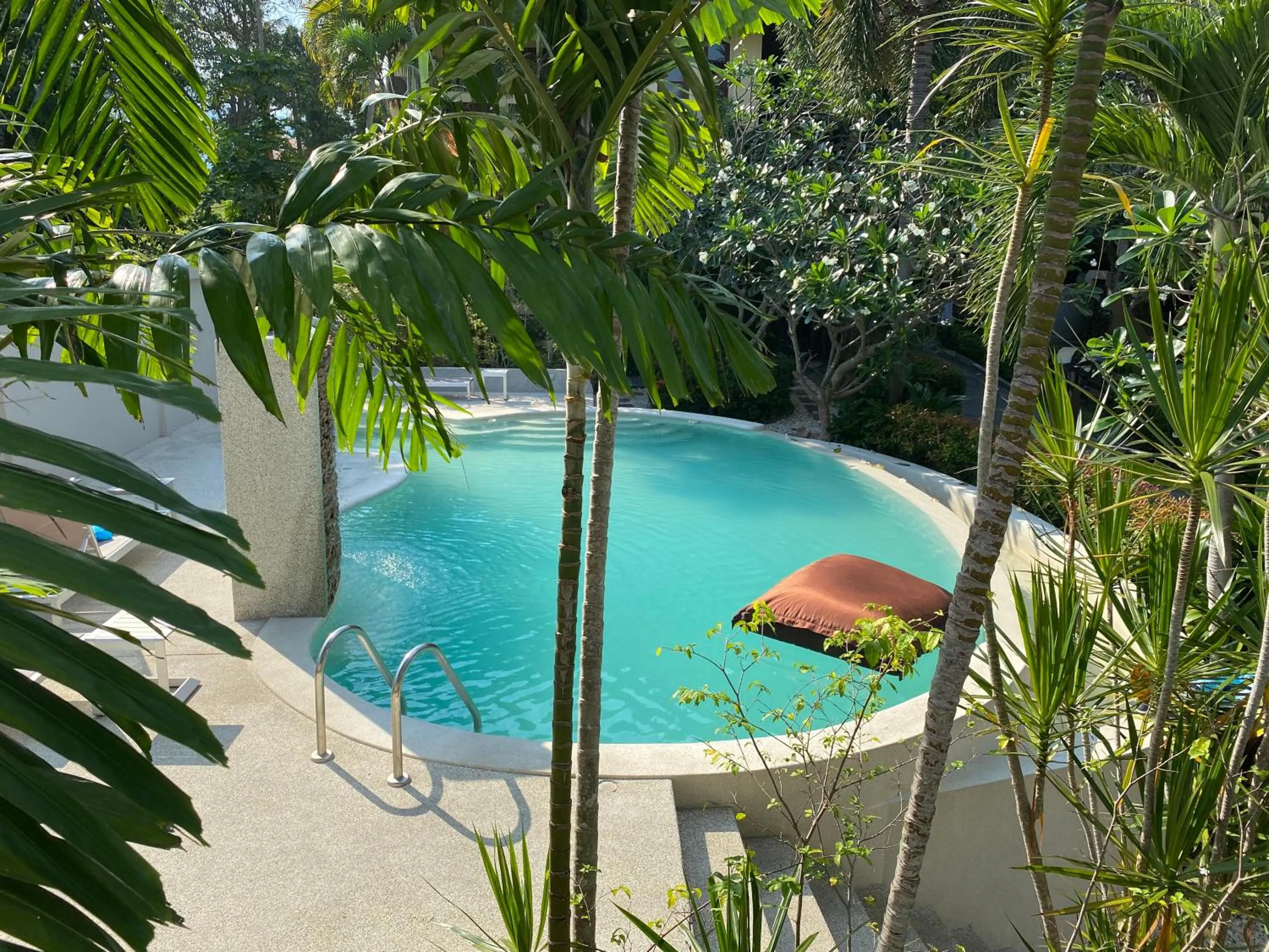 Swimming pool in Samui Green Life