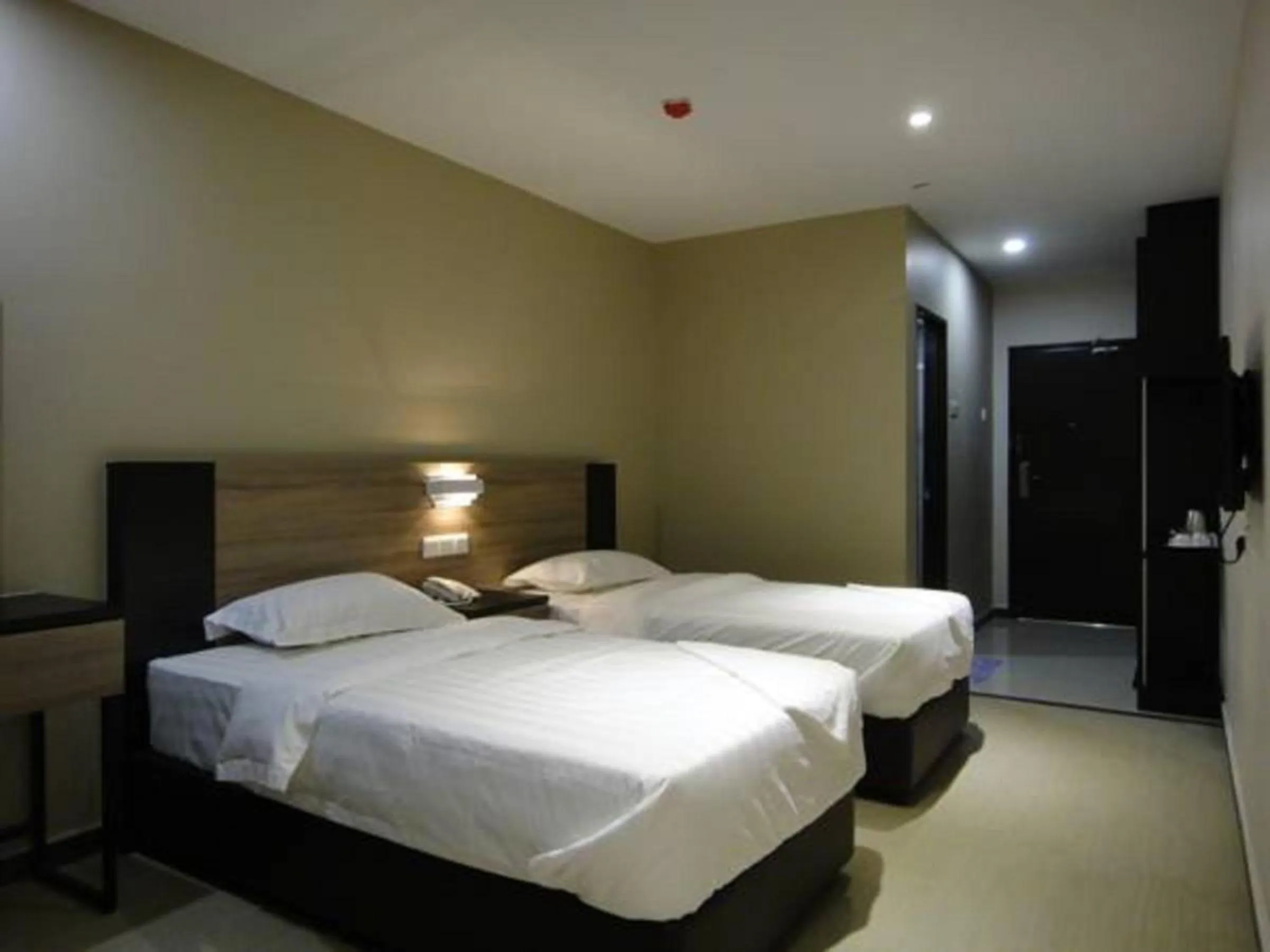 Bedroom, Bed in Galaxy Hotel SIMPANG AMPAT