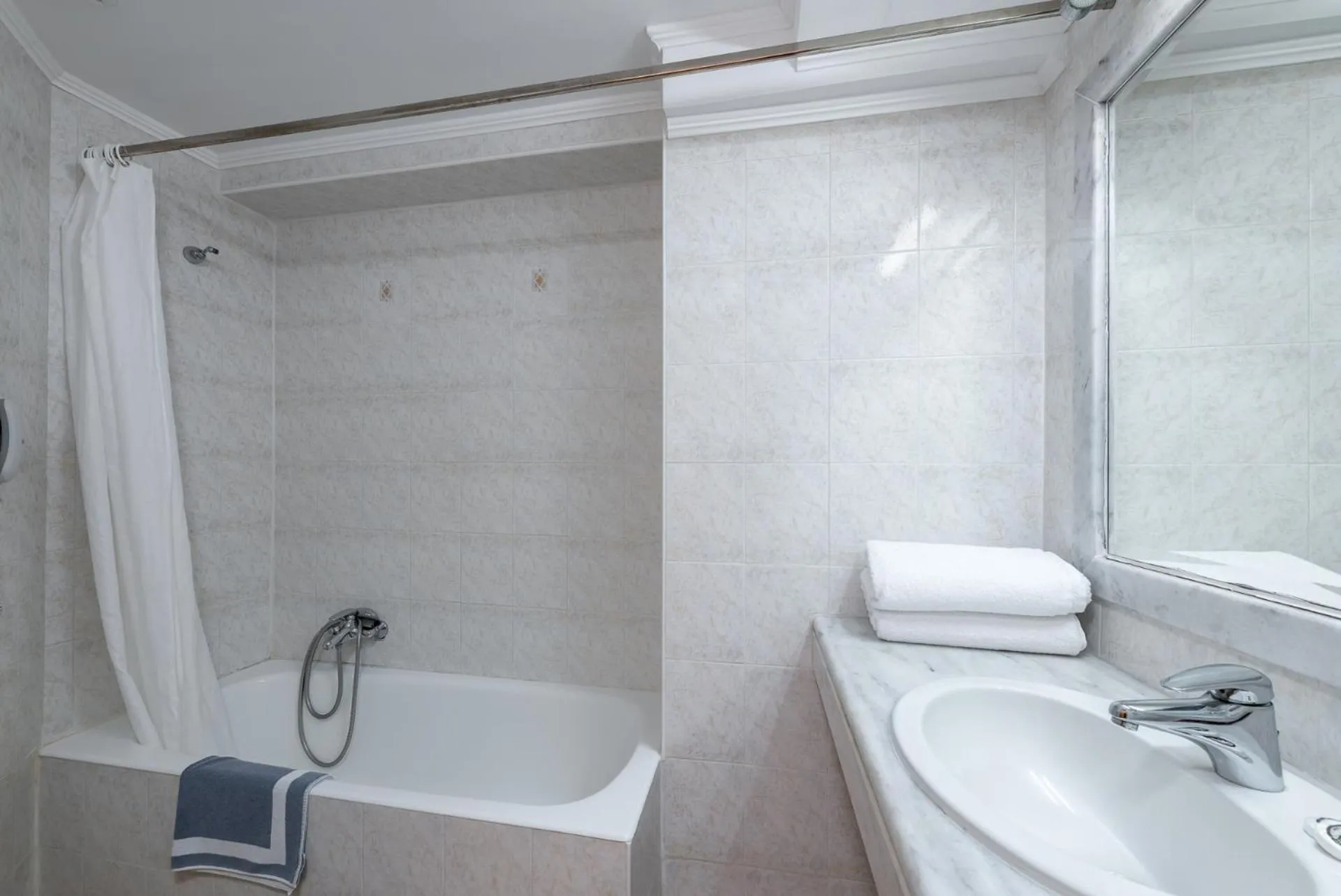 Bathroom in Sirene Beach Hotel