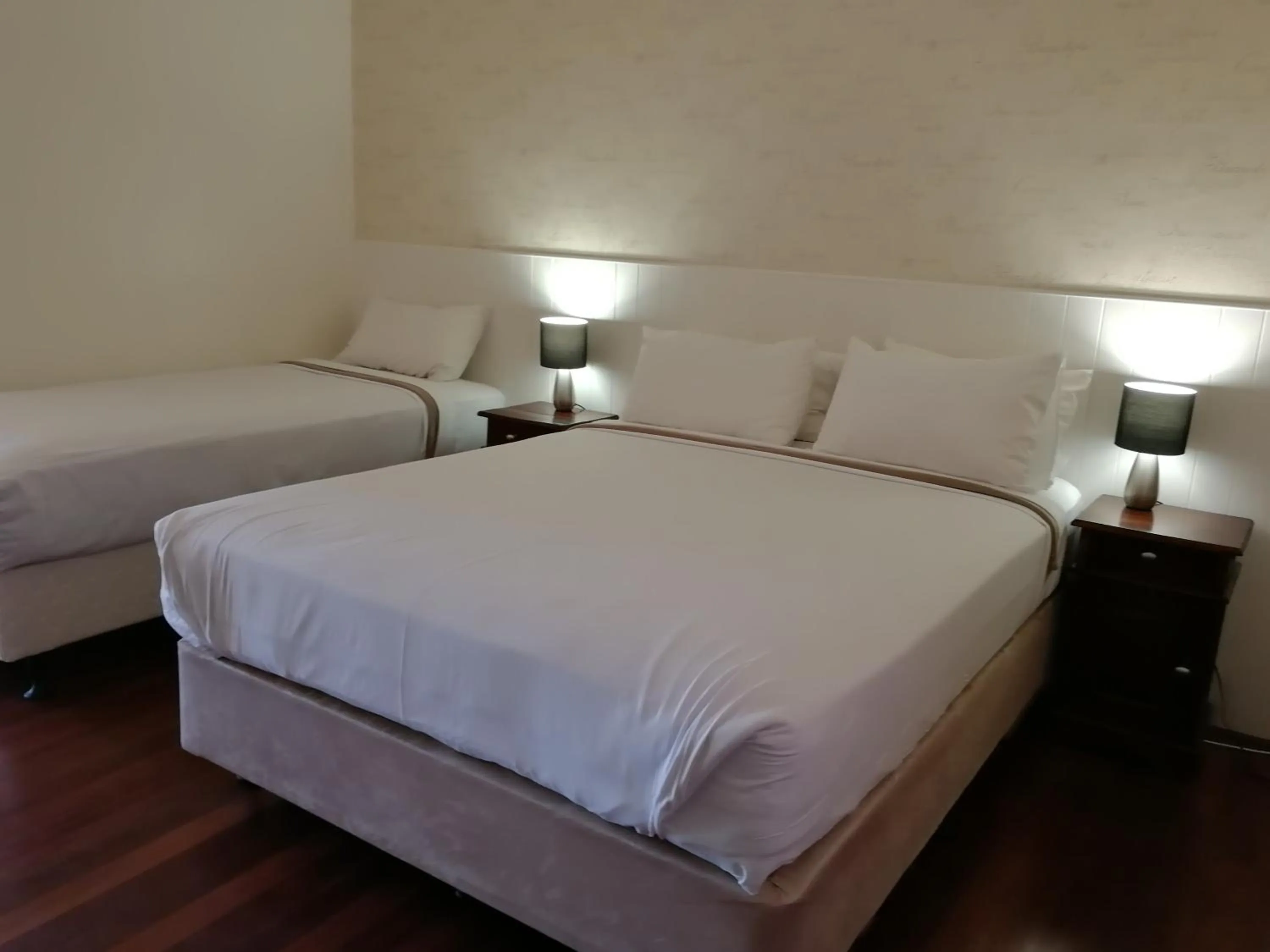 Bedroom, Bed in Paradise Motel Busselton