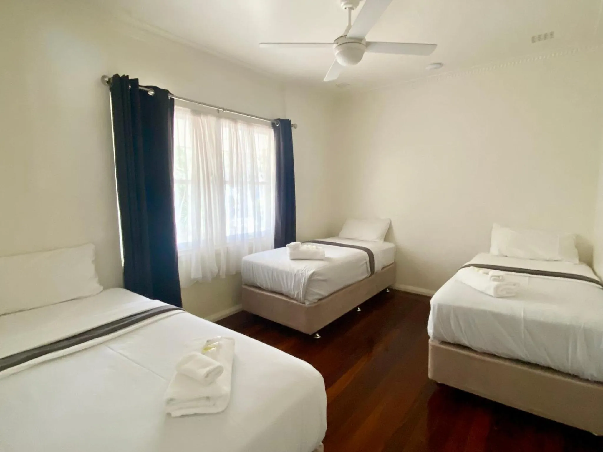 Bedroom, Bed in Paradise Motel Busselton
