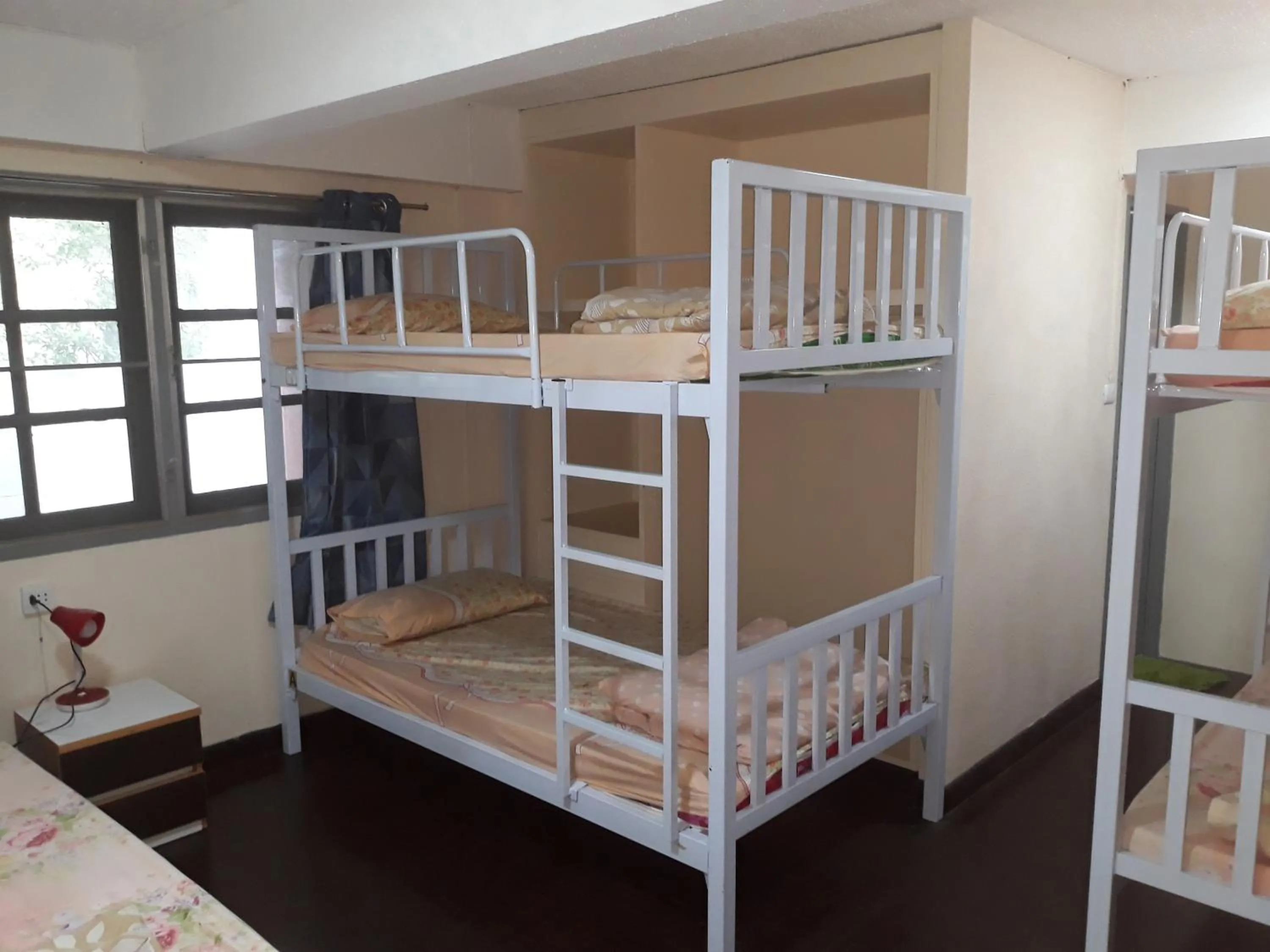 Photo of the whole room, Bed in Dutch Guest้้house Chiang Mai