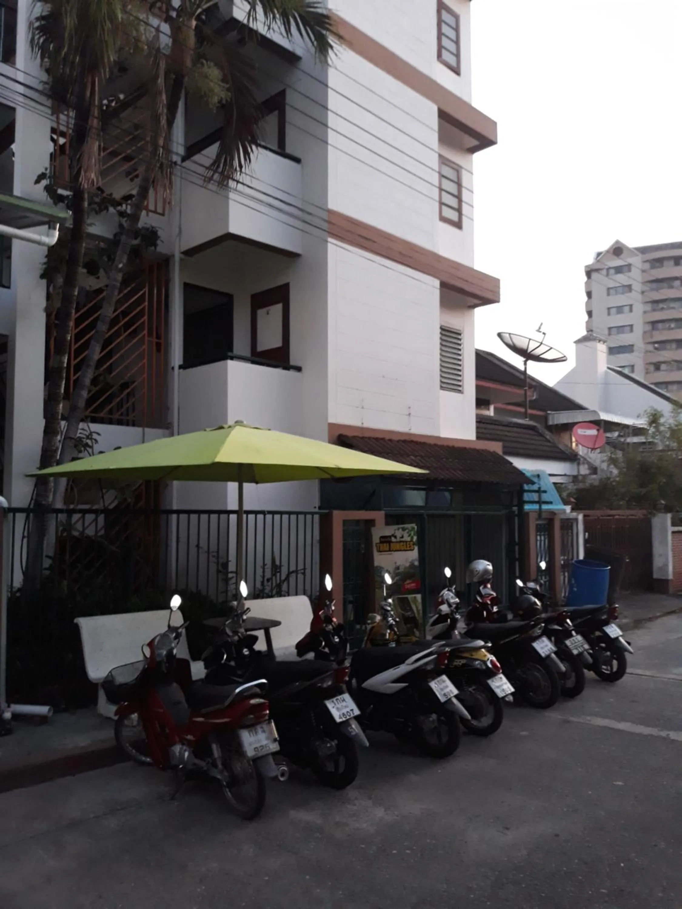 Property building in Dutch Guest้้house Chiang Mai