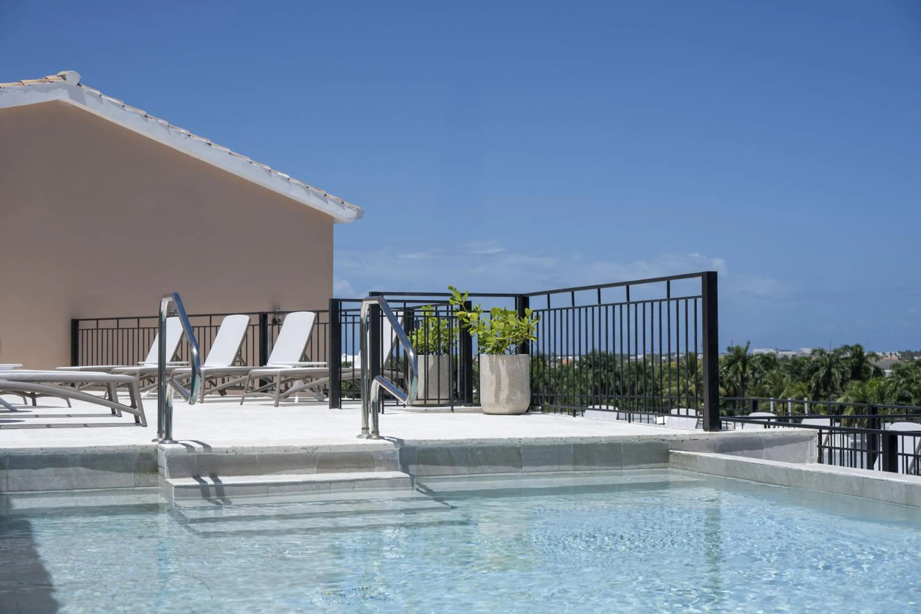 Swimming pool in Reserva Real by Harper