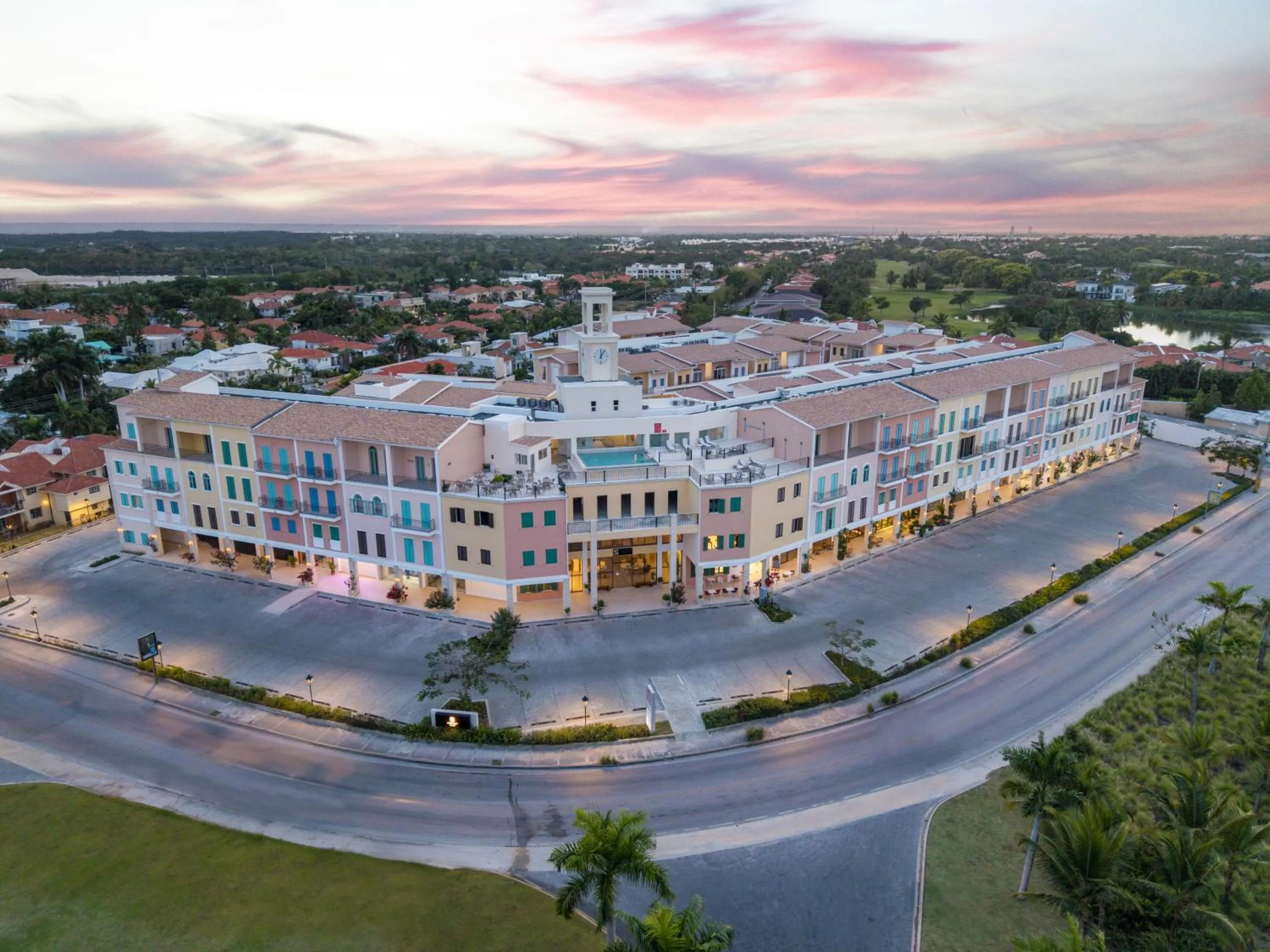 Street view in Reserva Real by Harper