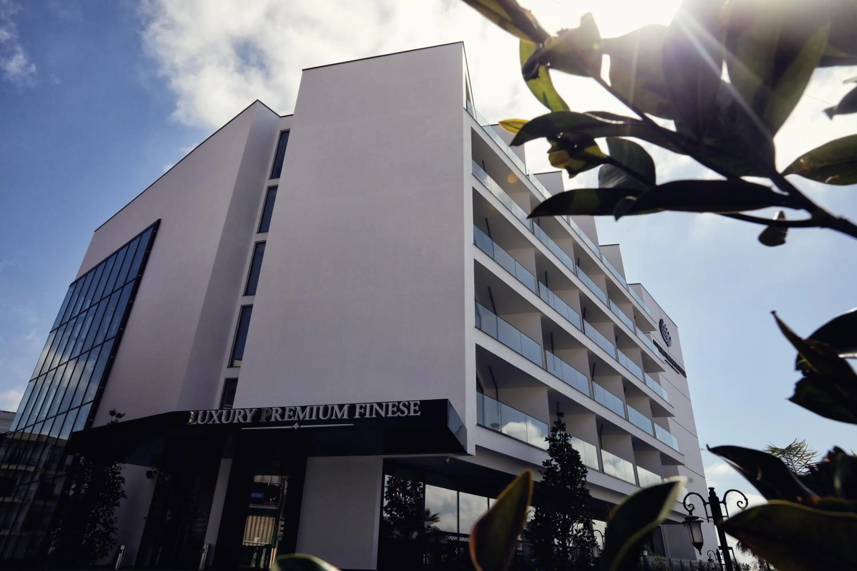 Luxury Premium Finese