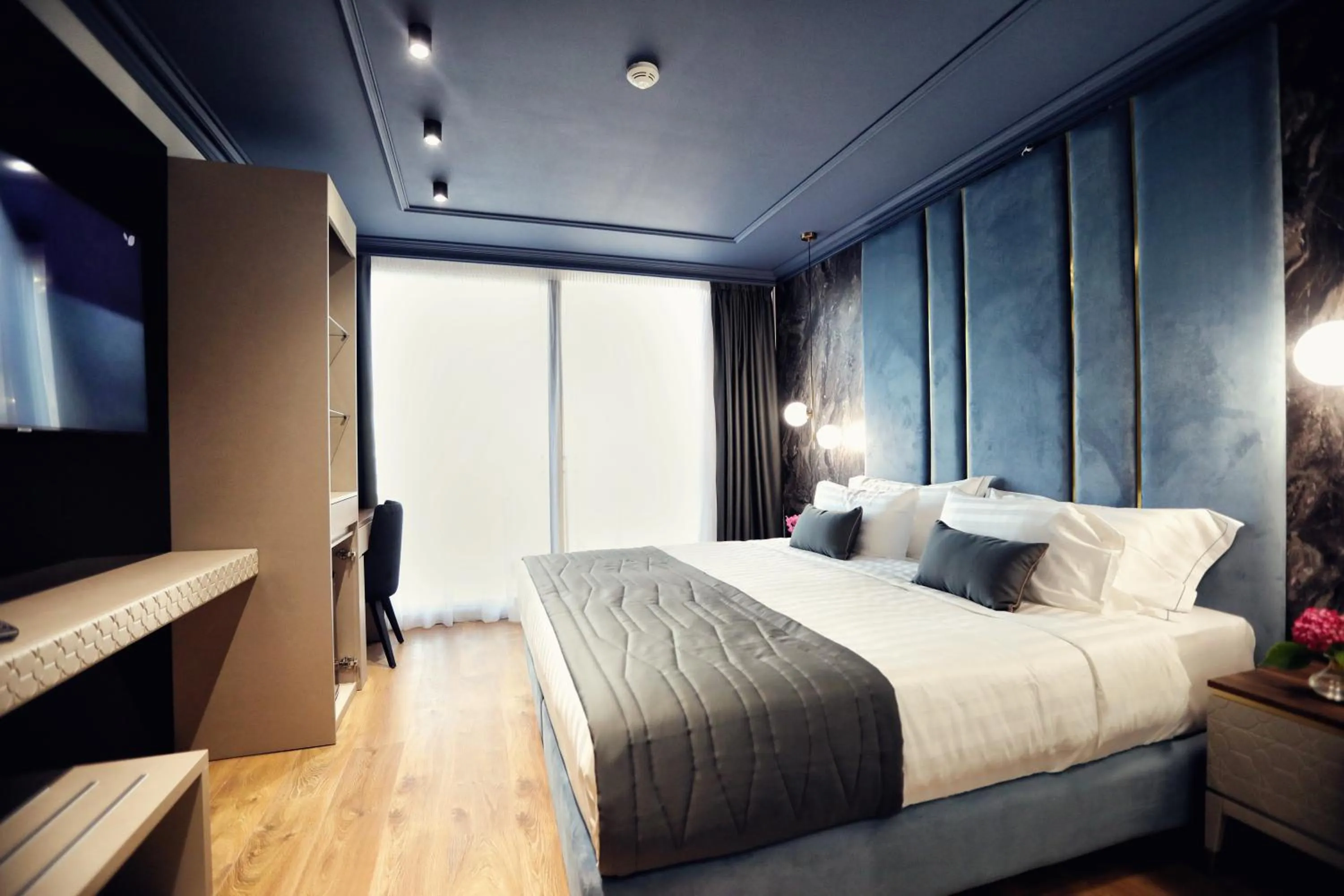 Luxury Premium Finese