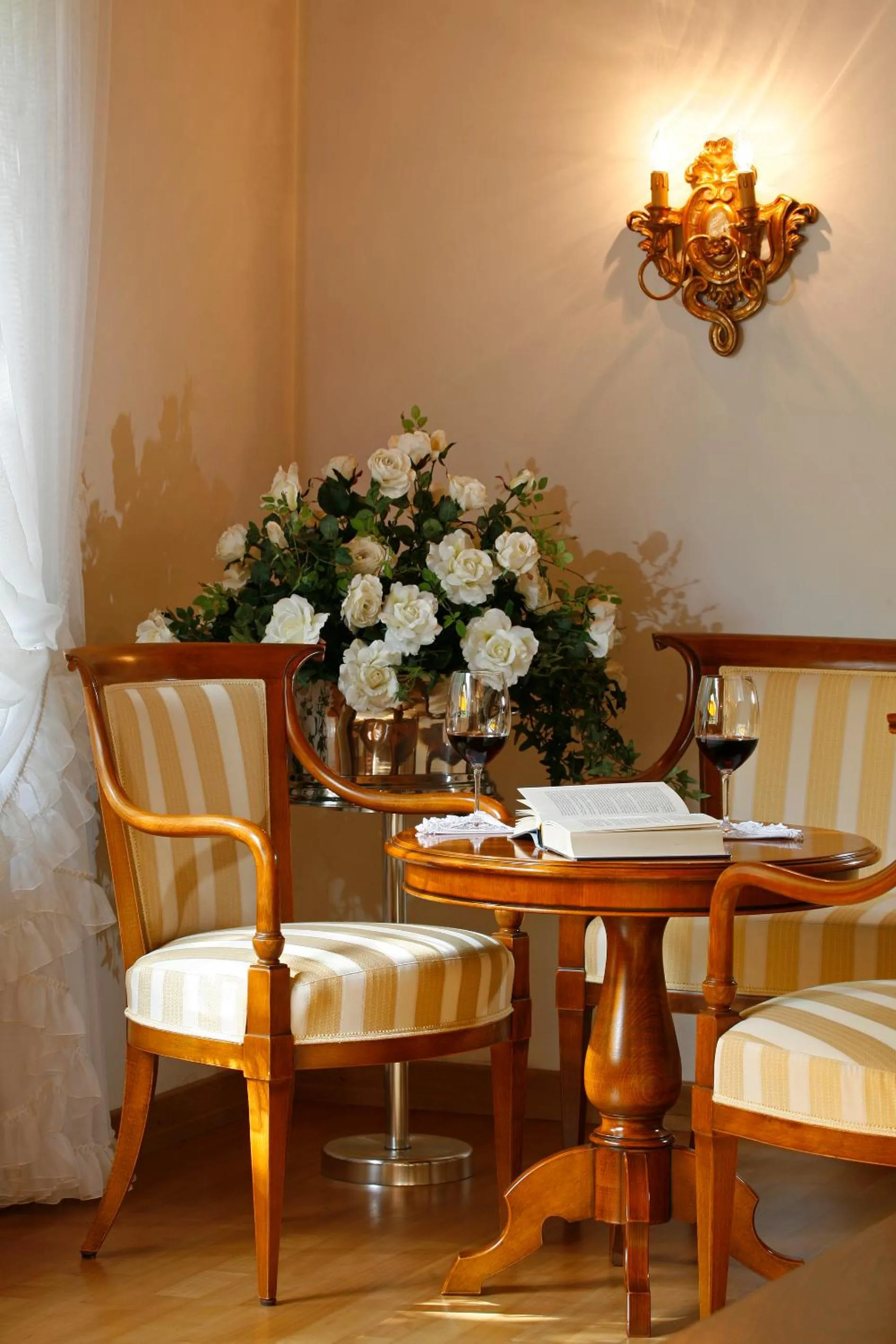 Communal lounge/ TV room in Hotel Mühle Mayer