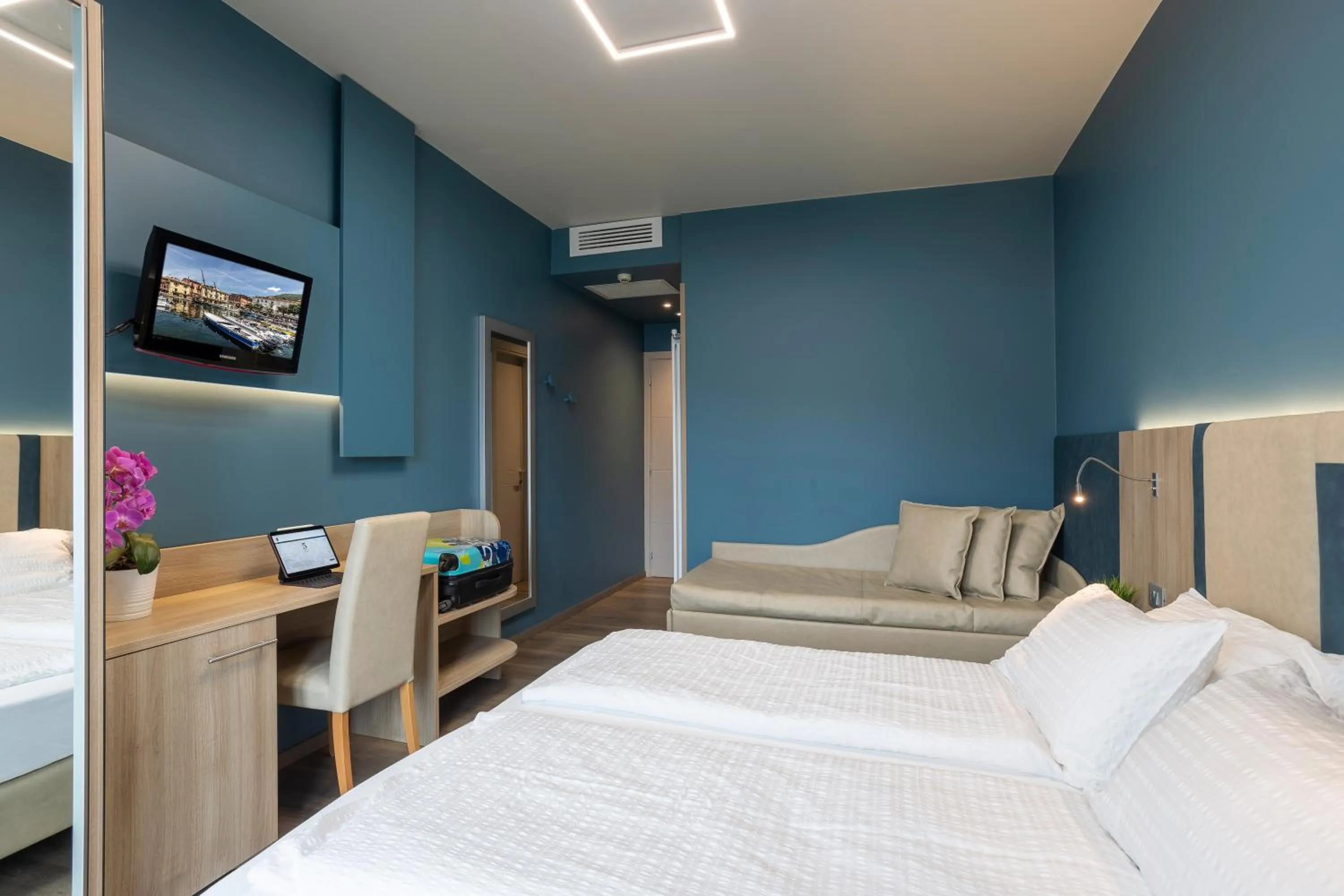 Photo of the whole room, Bed in Hotel Veronesi