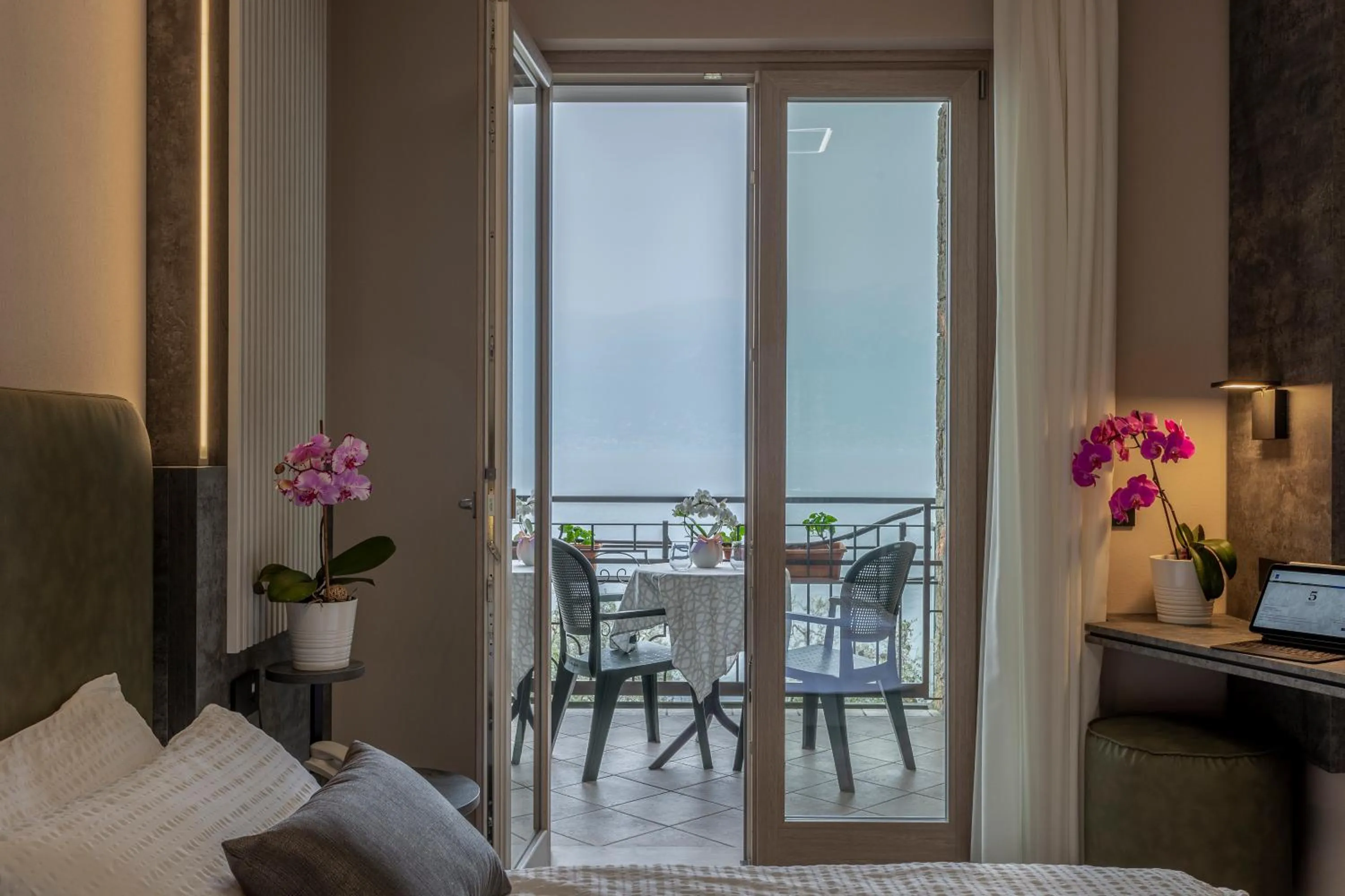 Balcony/Terrace, Bed in Hotel Veronesi