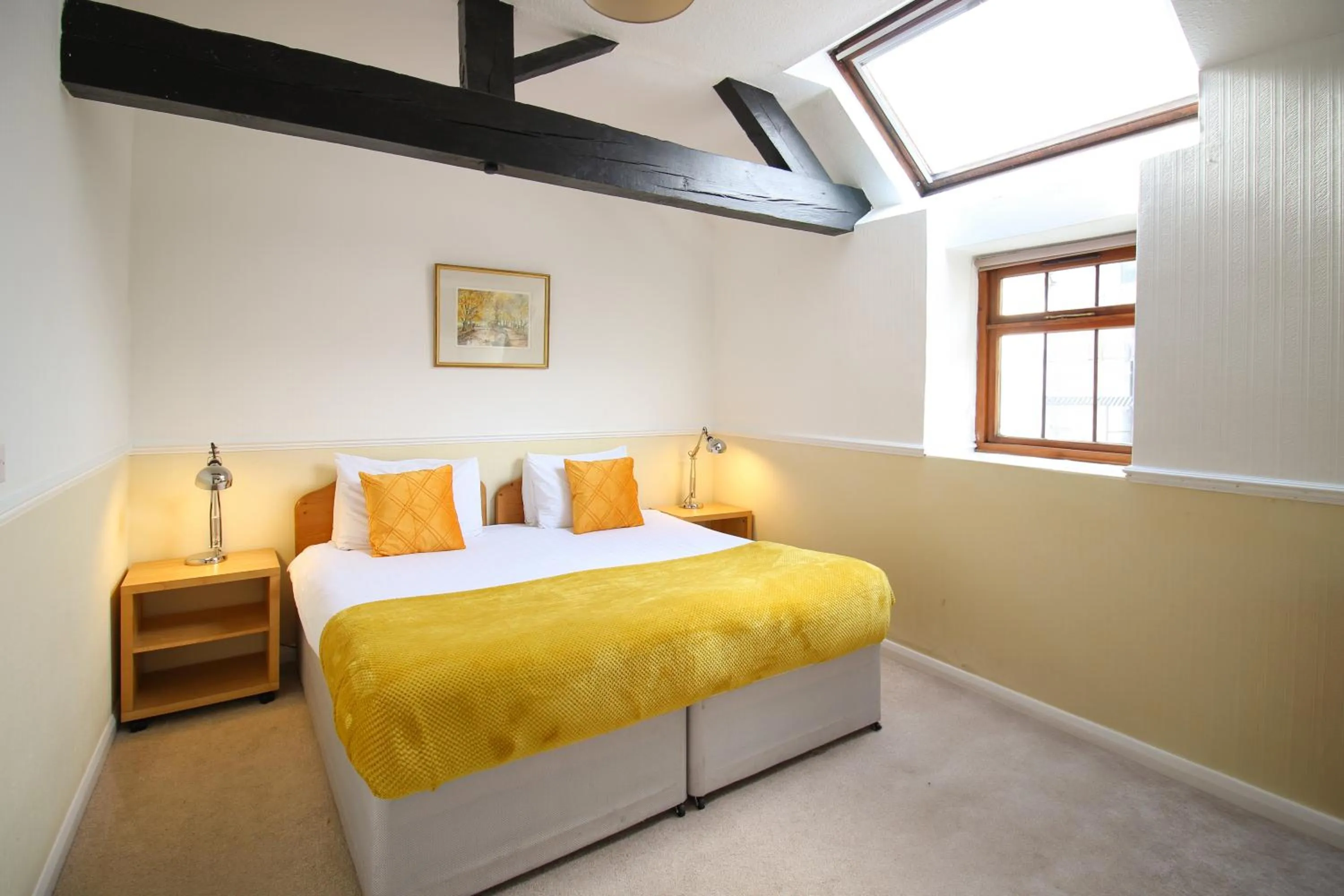 Bedroom, Bed in Newton House Hotel