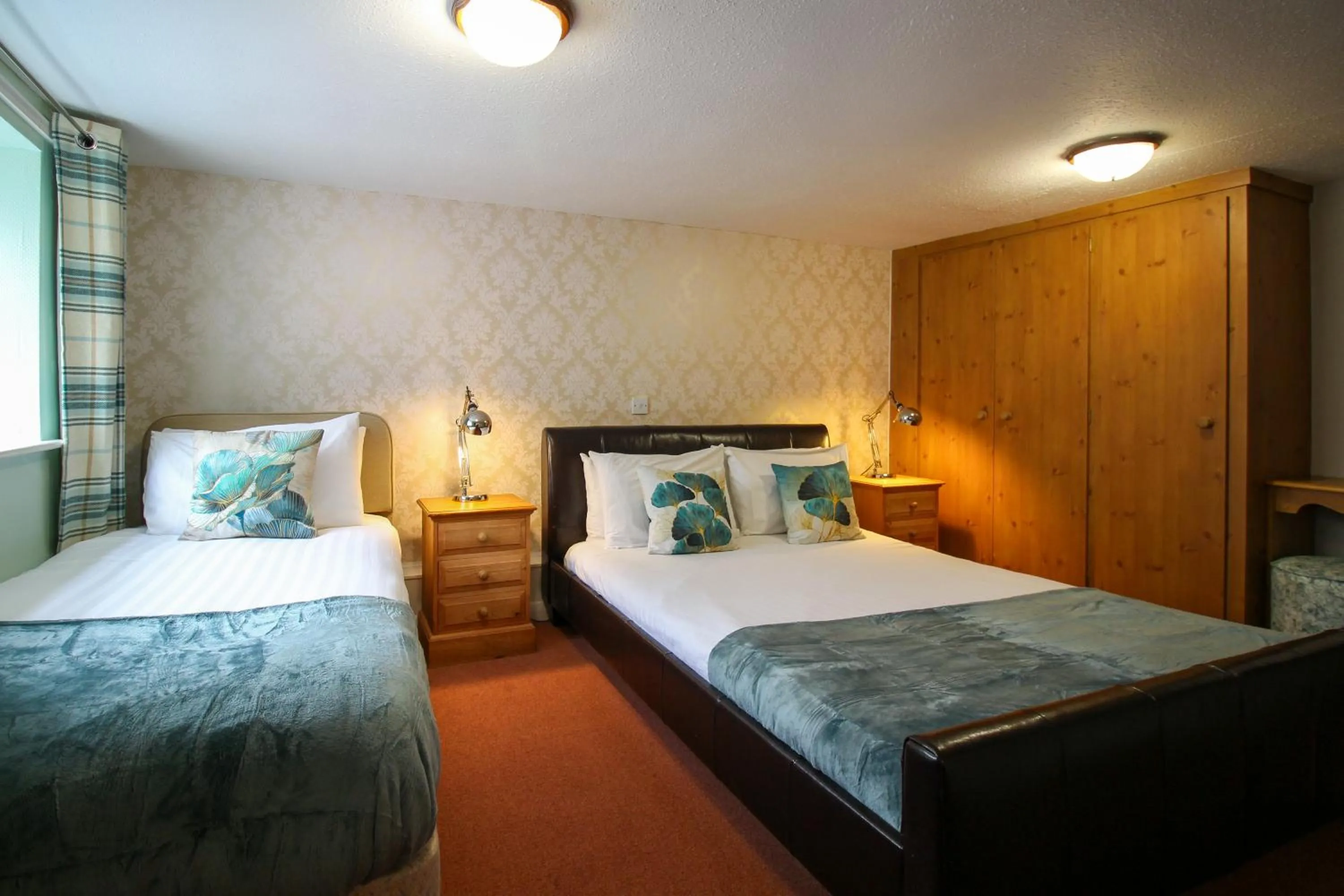 Bedroom, Bed in Newton House Hotel