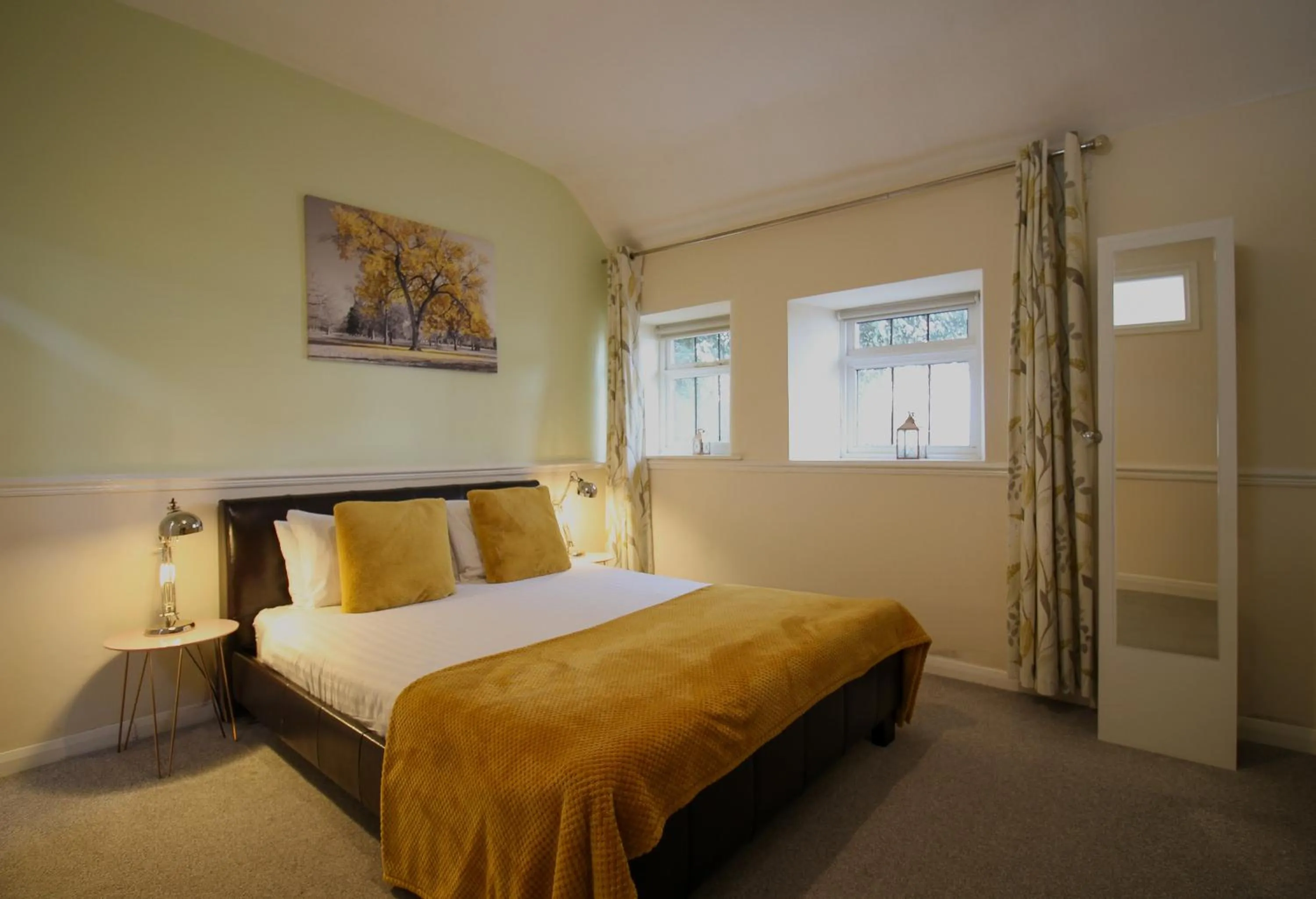 Bedroom, Bed in Newton House Hotel