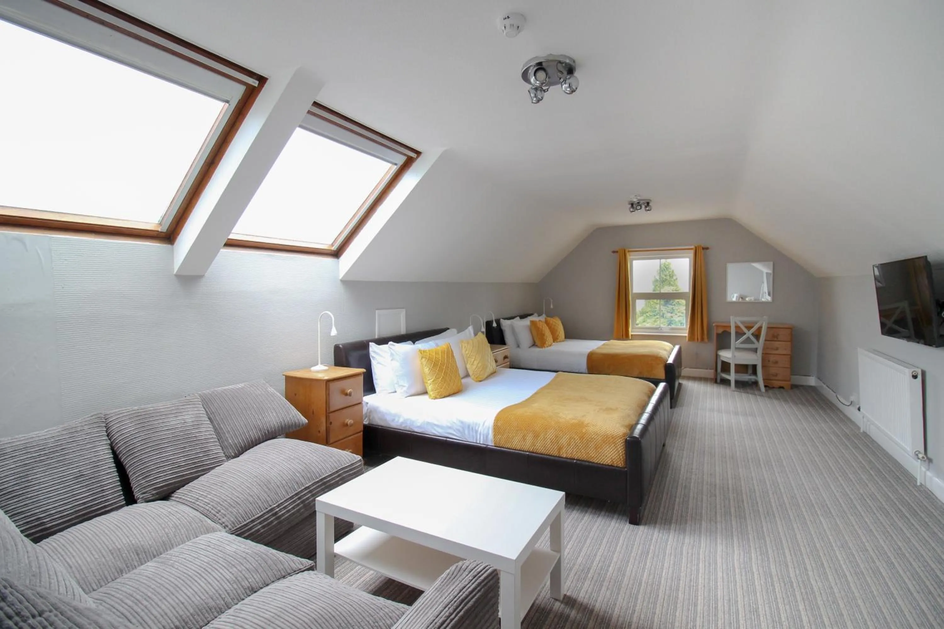 Bedroom, Bed in Newton House Hotel