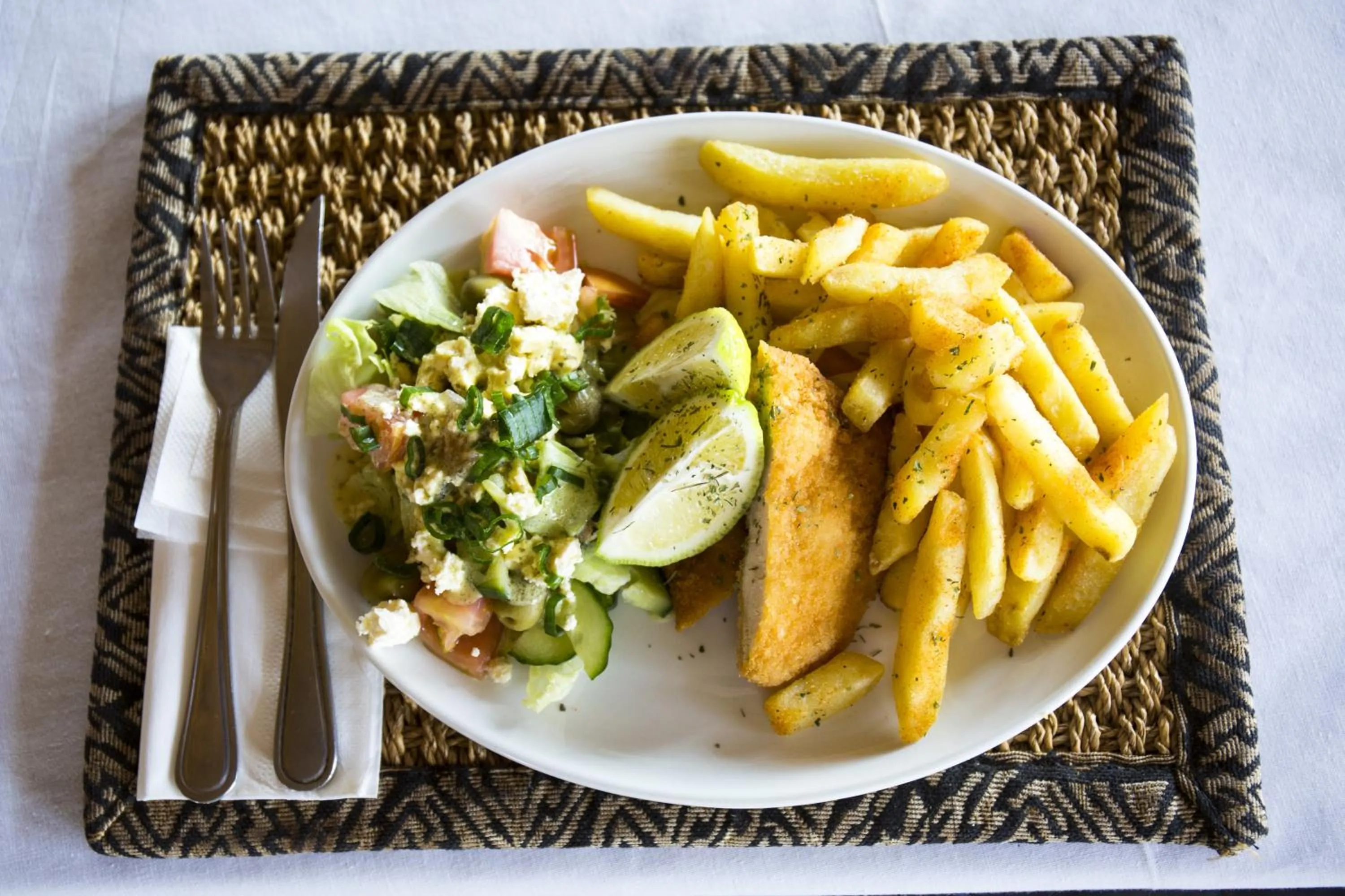 Restaurant/places to eat in Gondwana Hakusembe River Lodge