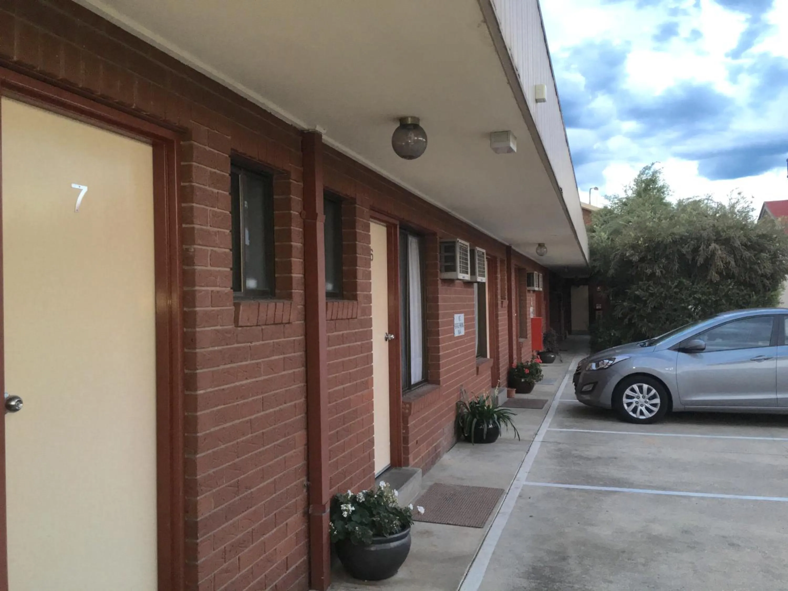 Property building in Albury Central Motel
