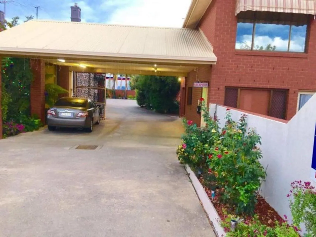 Property building in Albury Central Motel