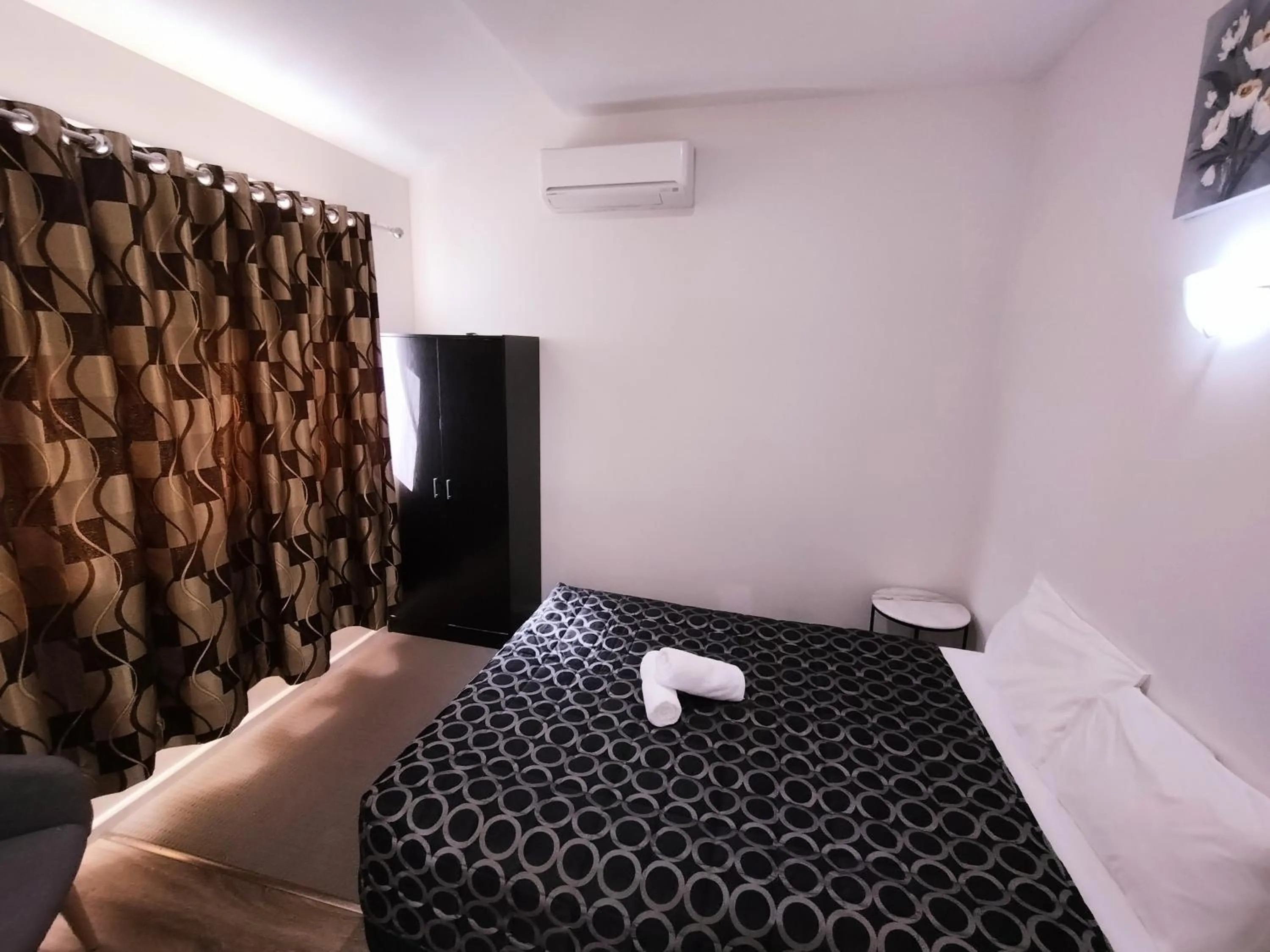 Bed in Albury Central Motel