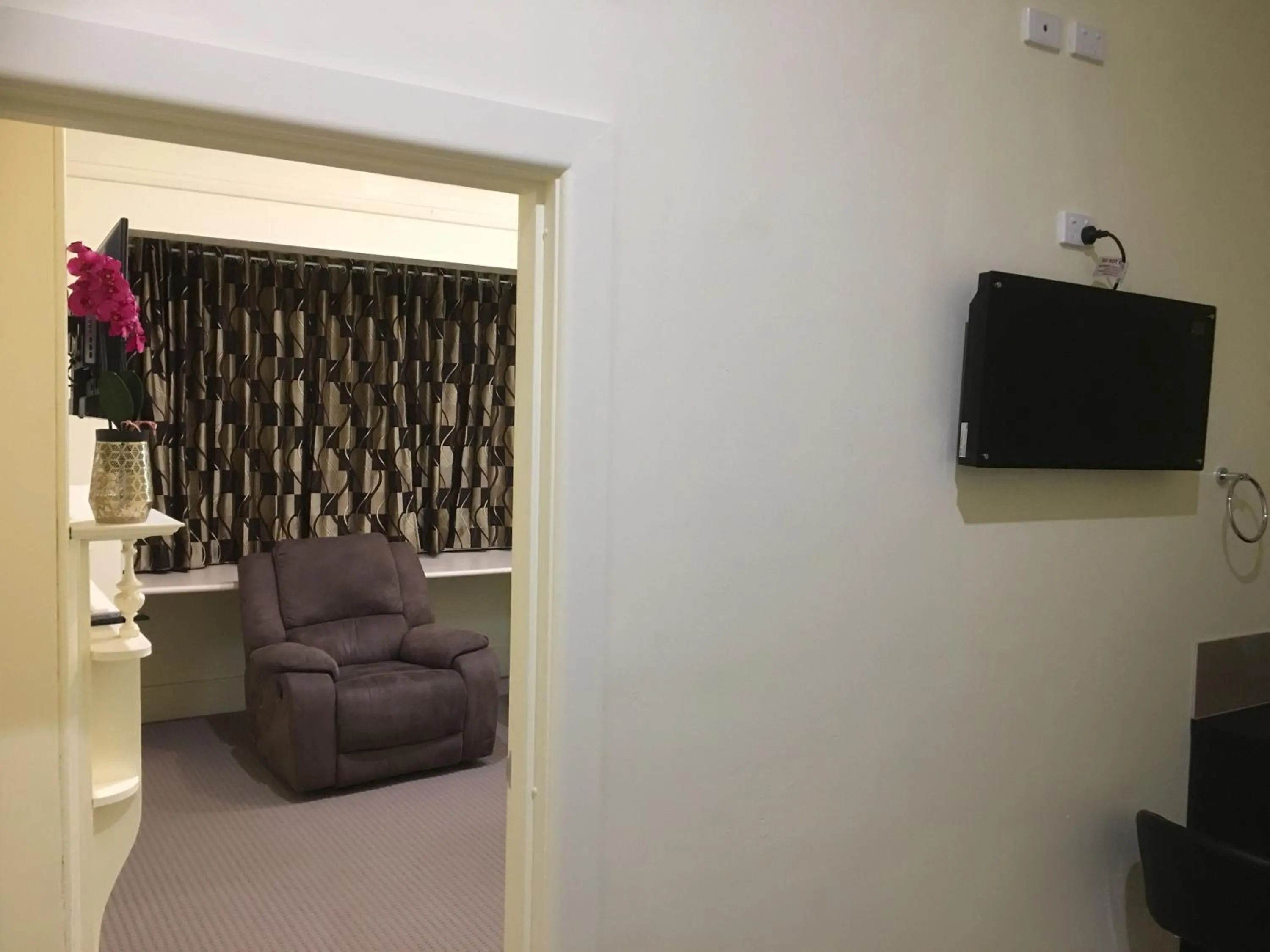 Family in Albury Central Motel