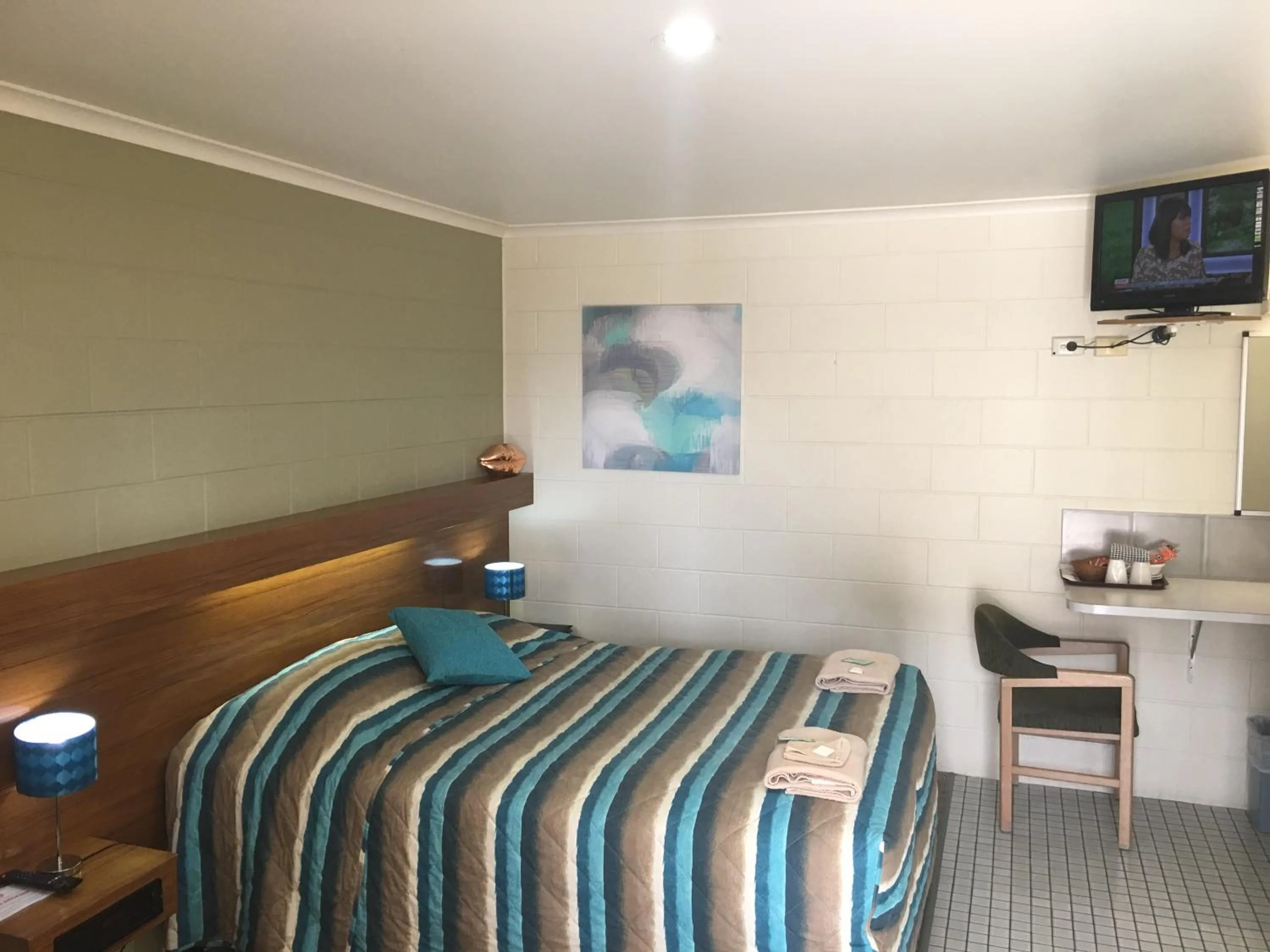 Property building, Bed in Albury Central Motel