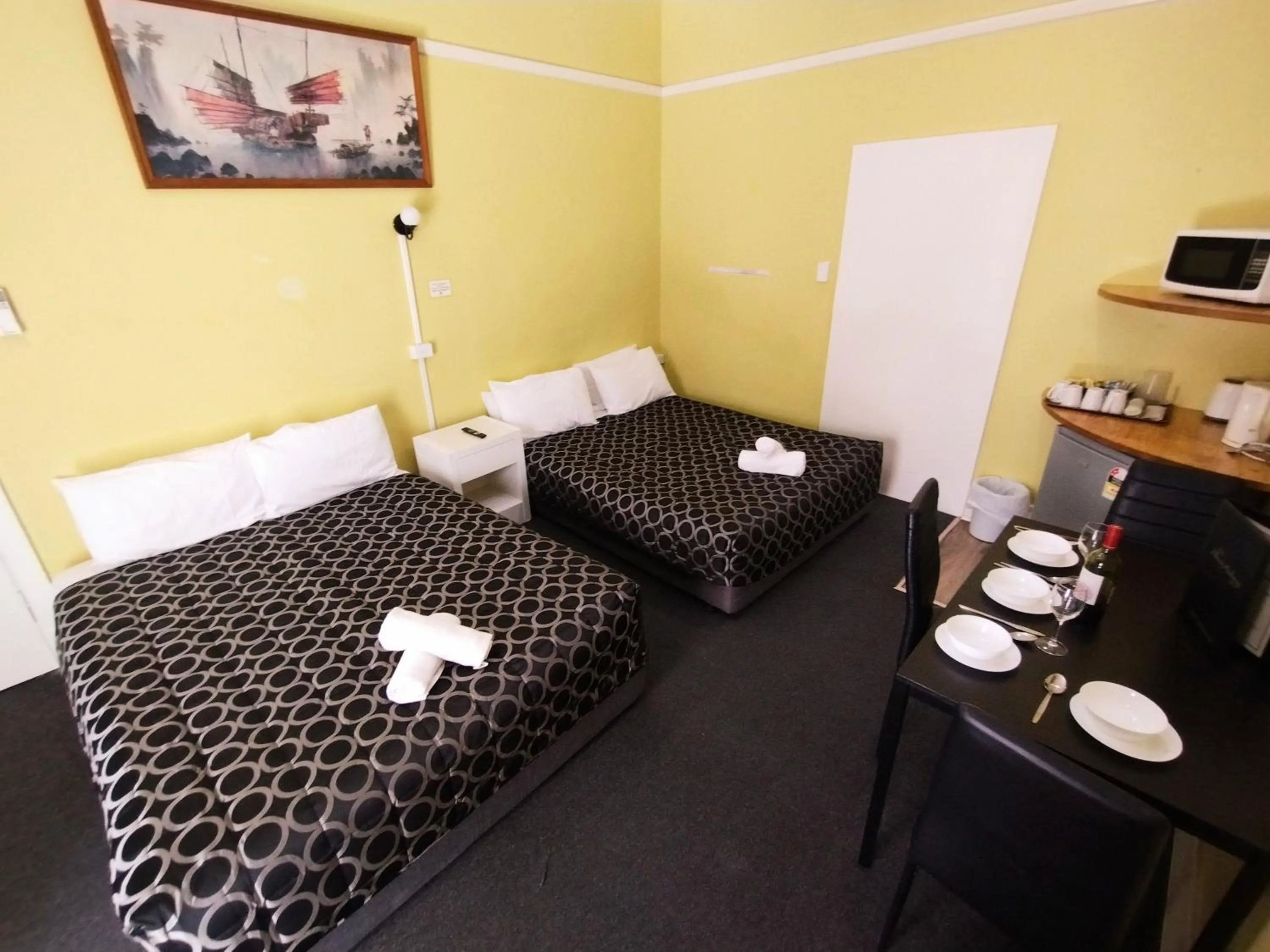 Bed in Albury Central Motel