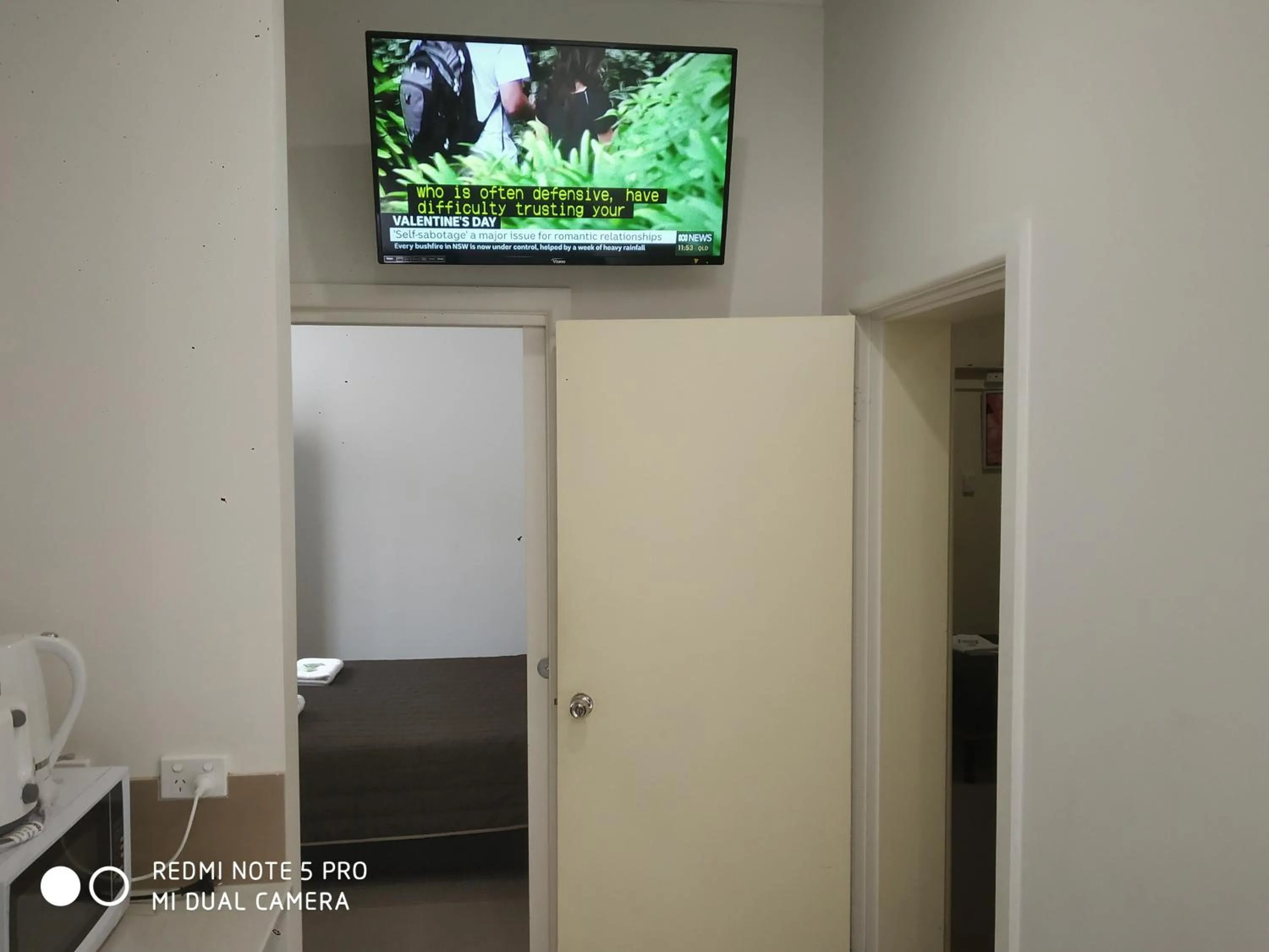 Communal lounge/ TV room in Albury Central Motel