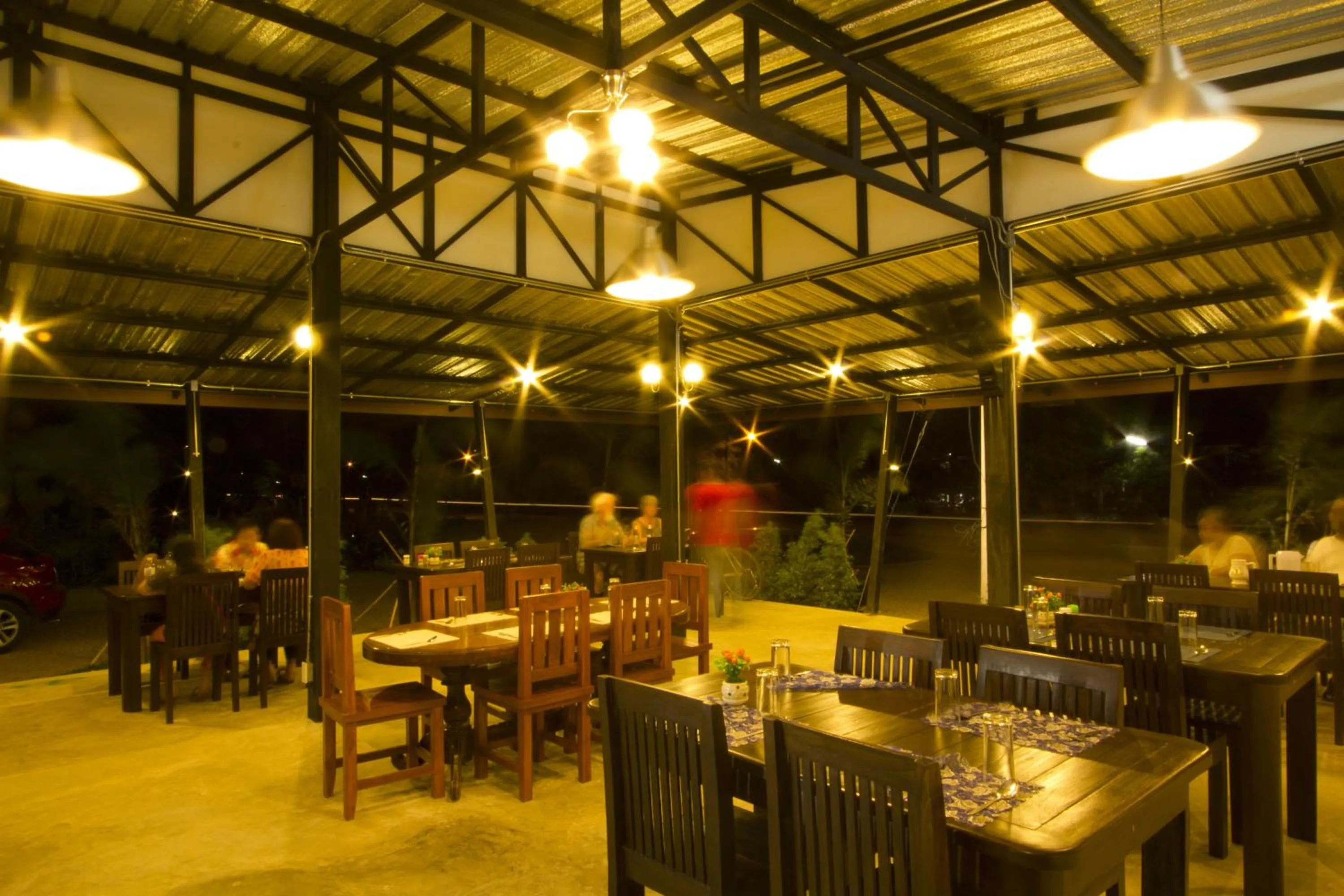 Restaurant/places to eat in The Rise Resort