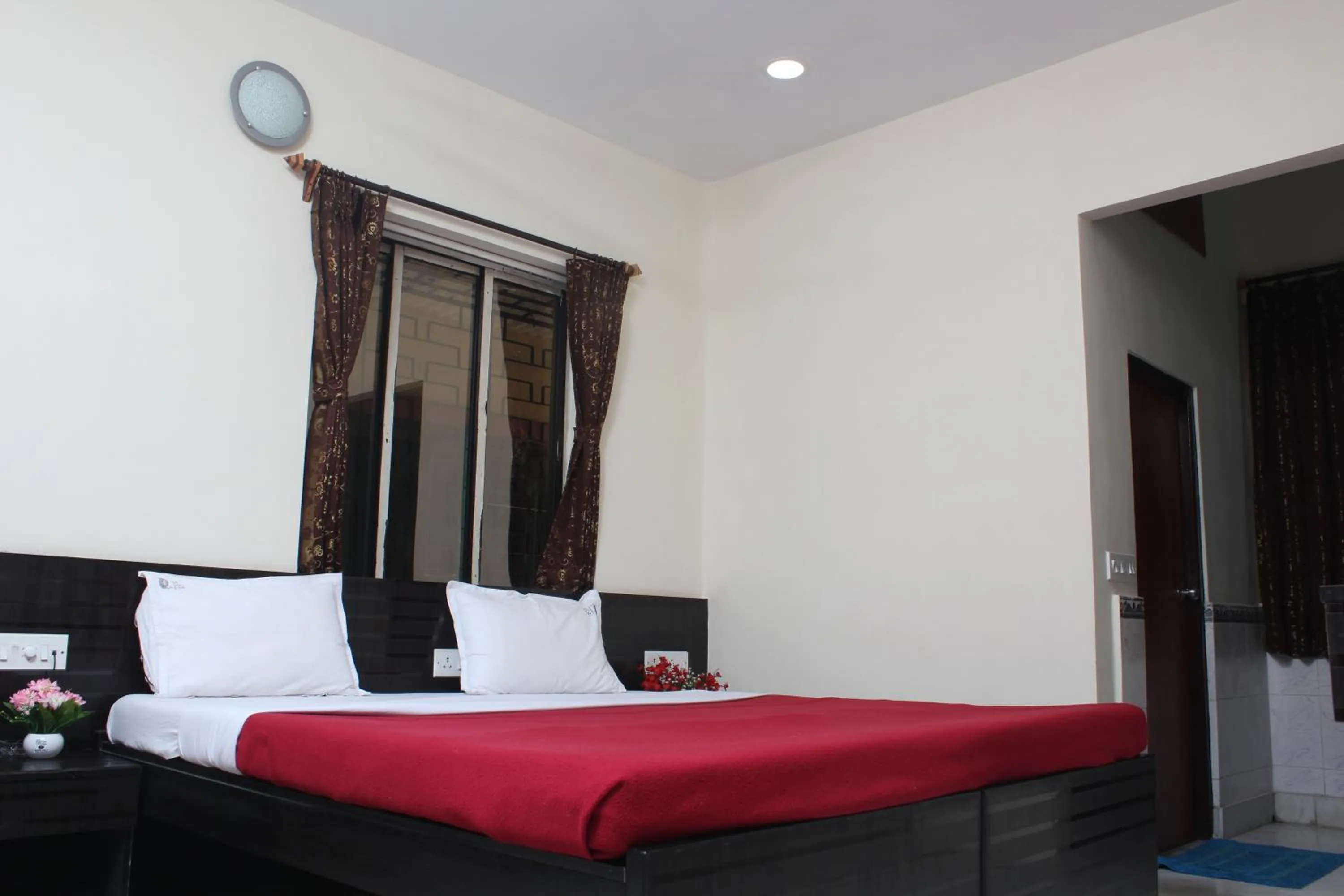 Bedroom, Bed in Hotel Nest International