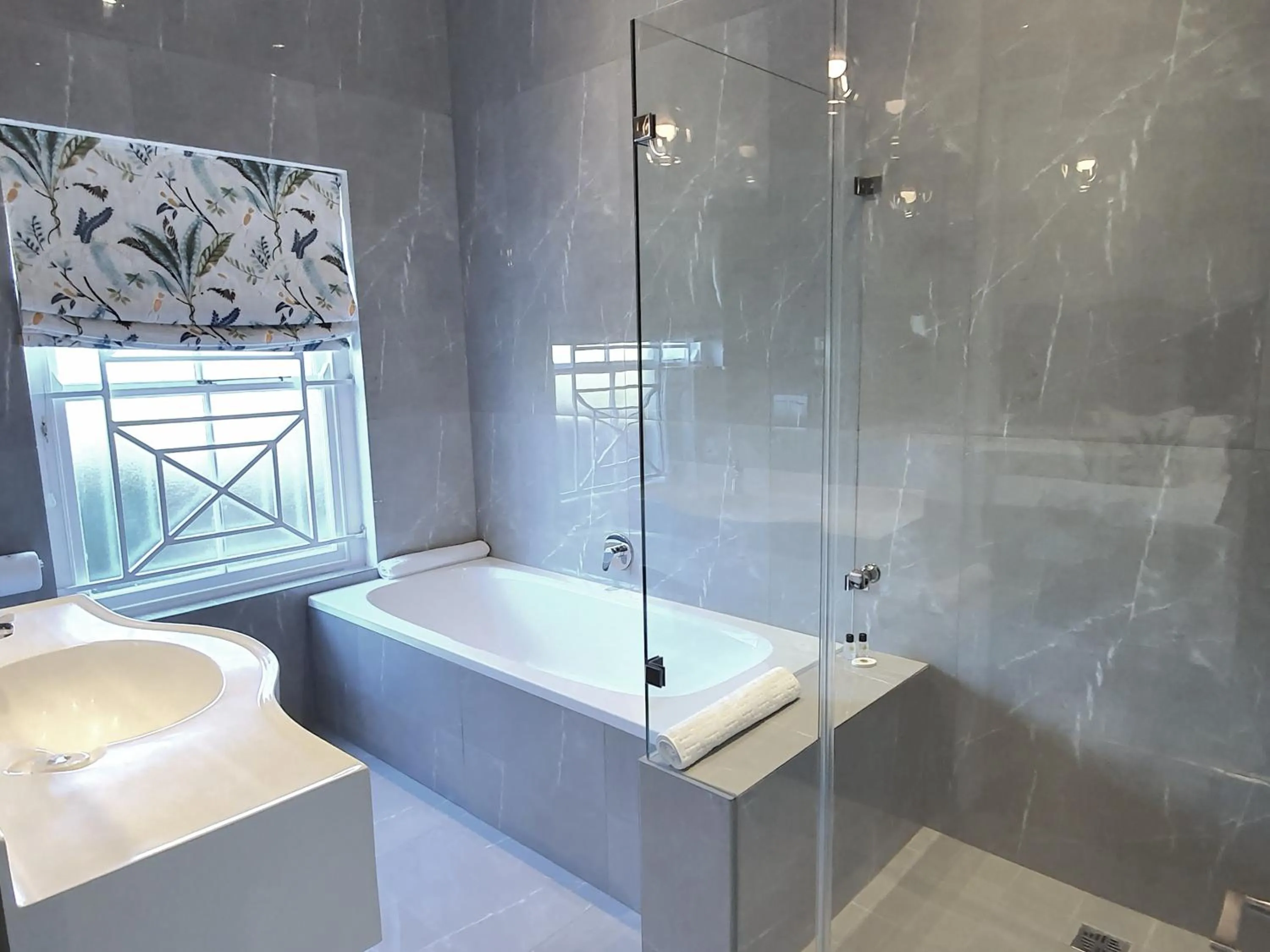 Shower in Fleur du Soleil Luxury Guesthouse