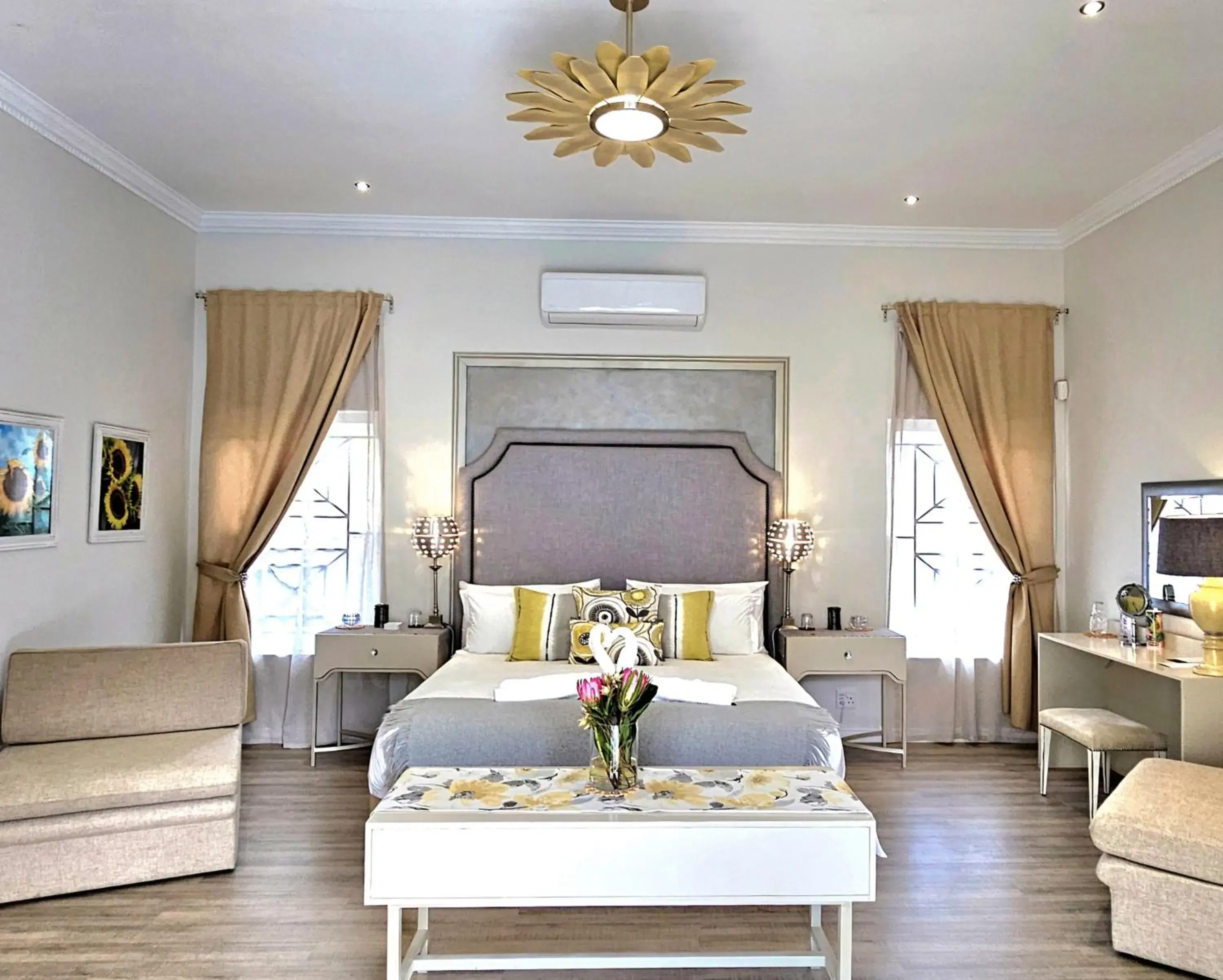 Deluxe King Suite in Fleur du Soleil Luxury Guesthouse Deluxe King Suite in Fleur du Soleil Luxury Guesthouse