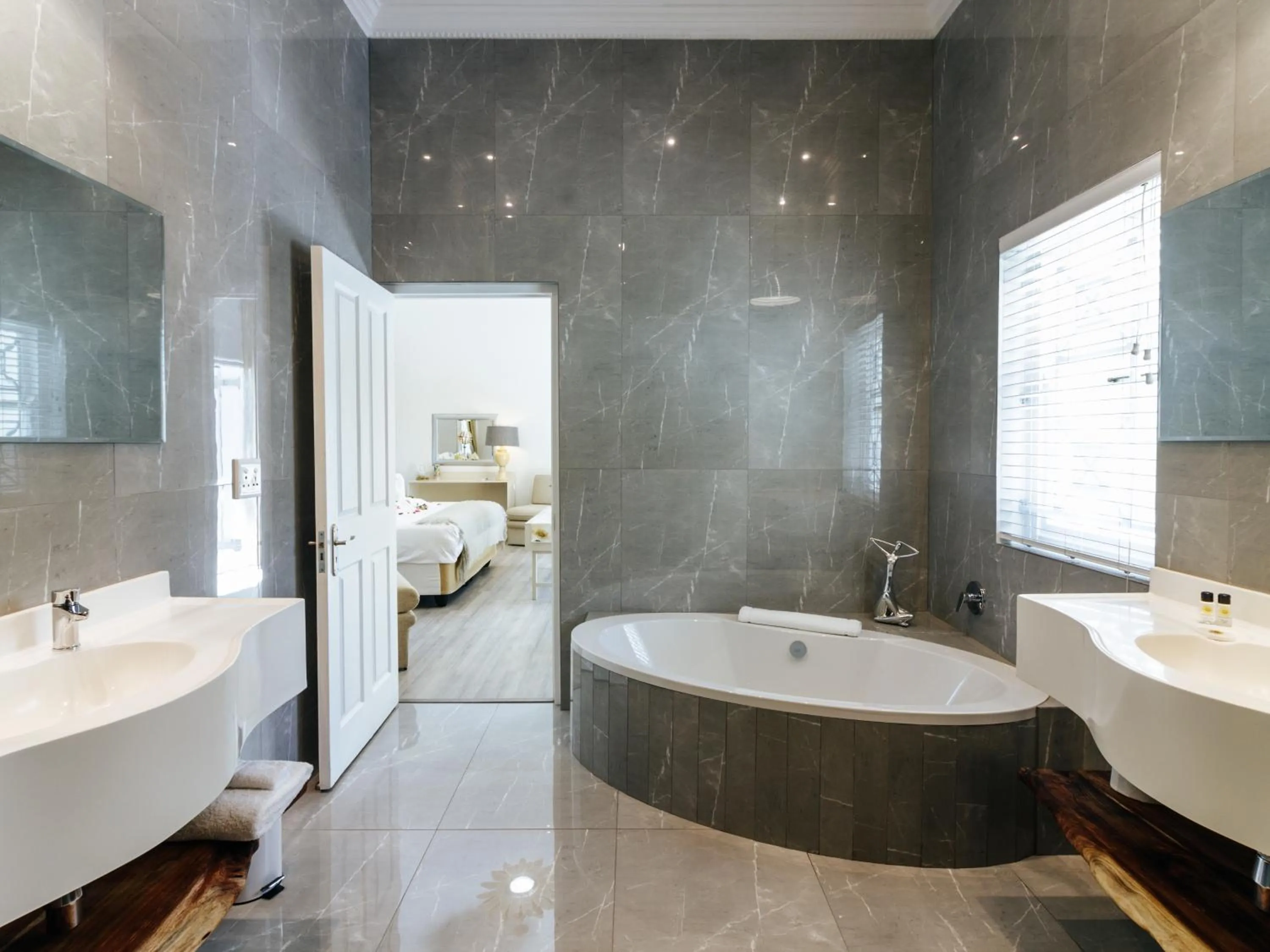 Bathroom in Fleur du Soleil Luxury Guesthouse