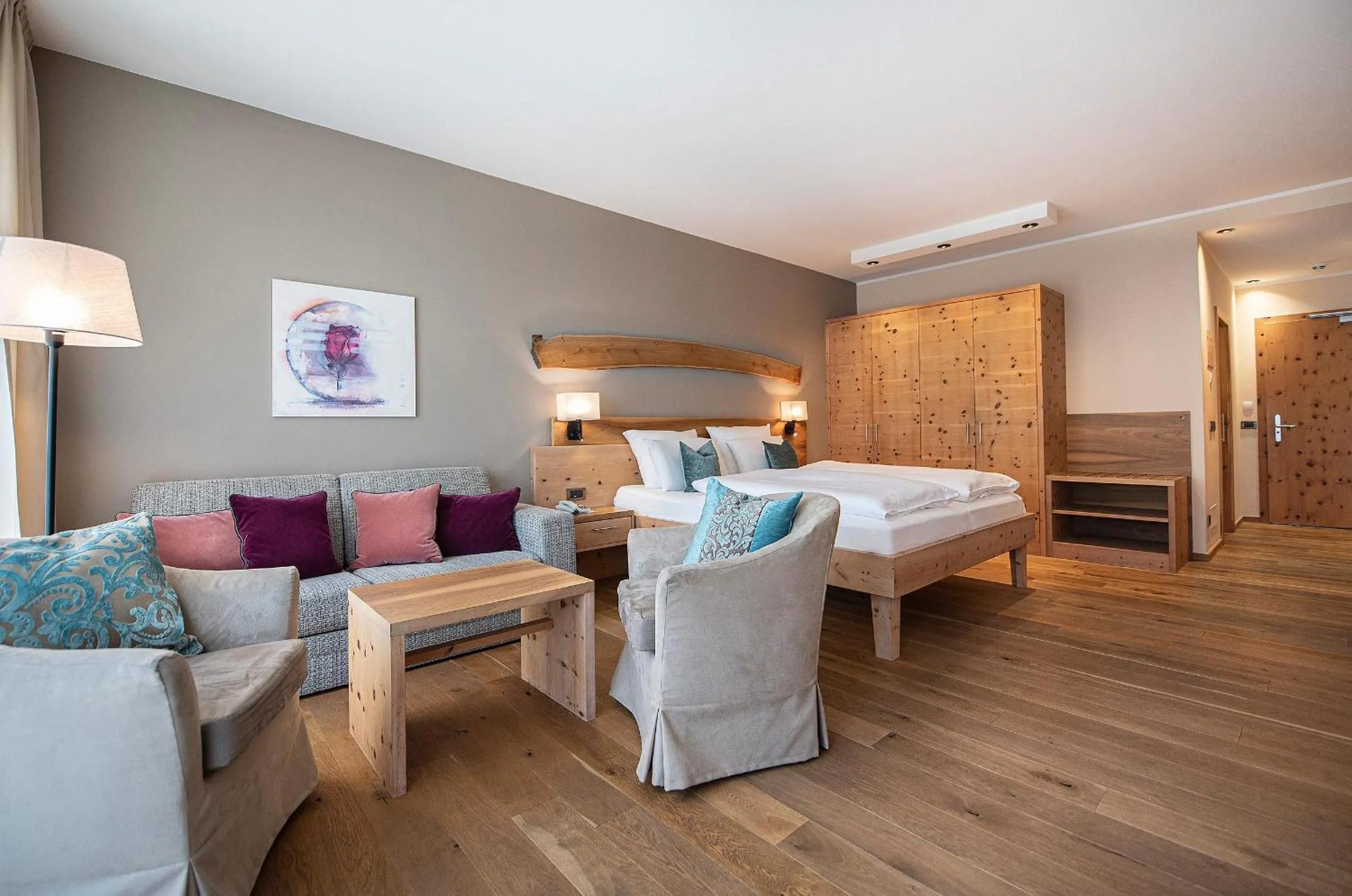 Communal lounge/ TV room, Bed in Vitalpina Hotel Waldhof