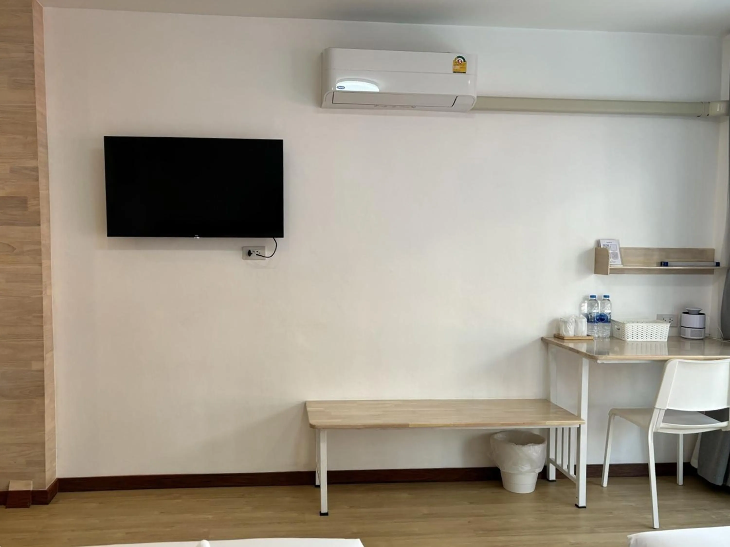 TV and multimedia in M3 Bangkok Bake & Bed