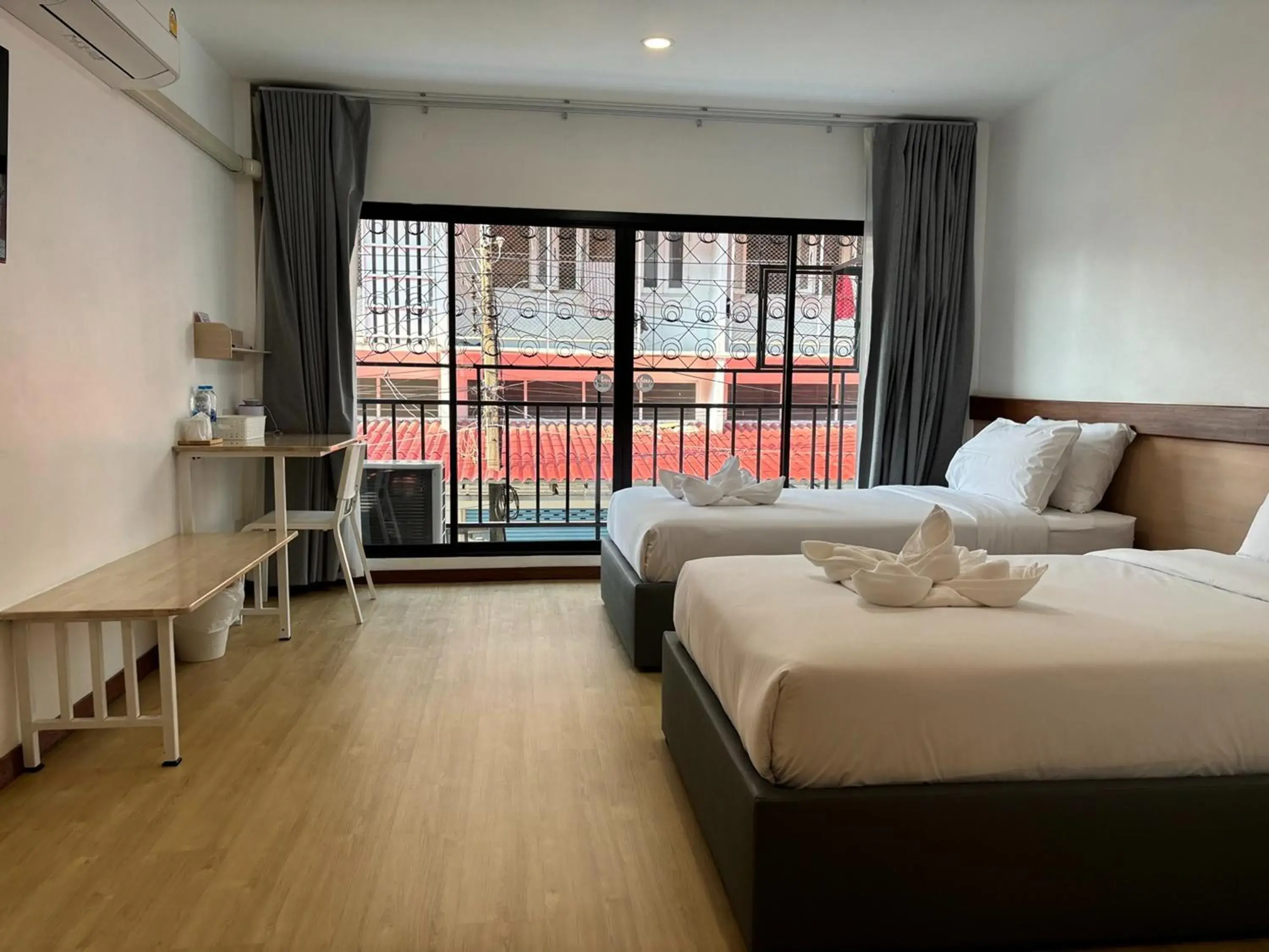 Twin Room with Balcony in M3 Bangkok Bake & Bed Twin Room with Balcony in M3 Bangkok Bake & Bed