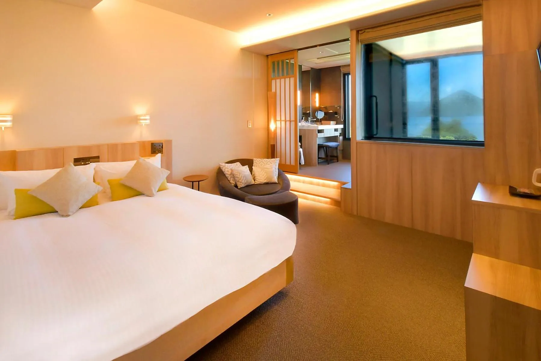 Bedroom, Bed in Hotel Premium Lake TOYA