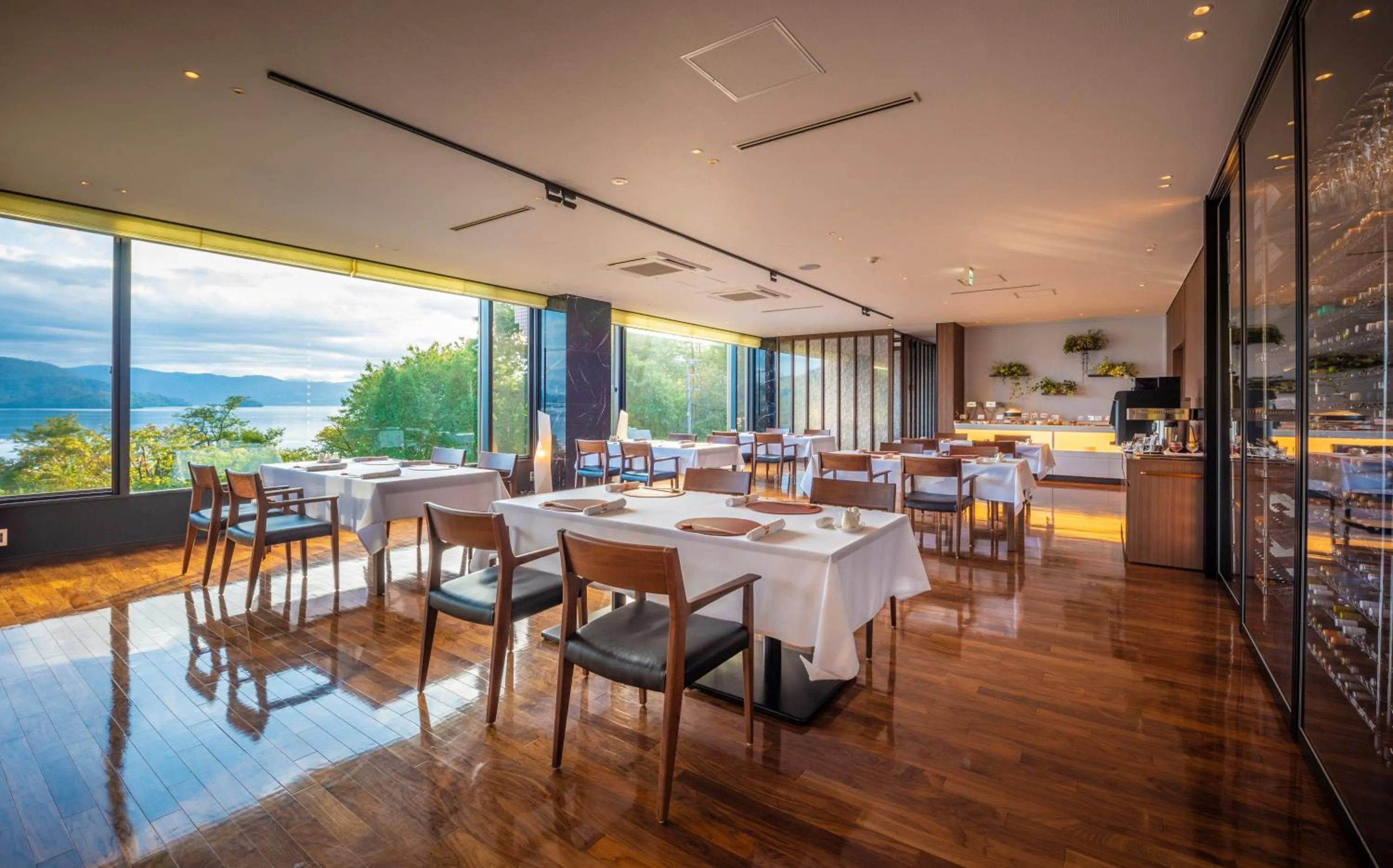 Restaurant/places to eat in Hotel Premium Lake TOYA