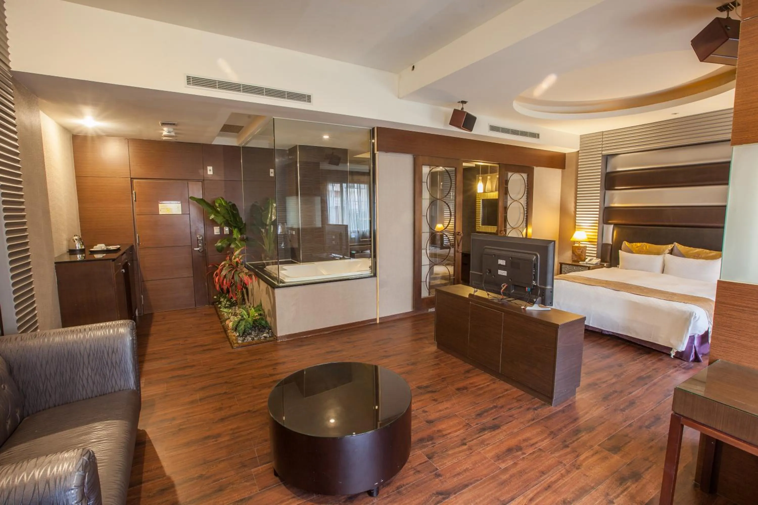 TV and multimedia, Bed in Spring Breeze Hotel